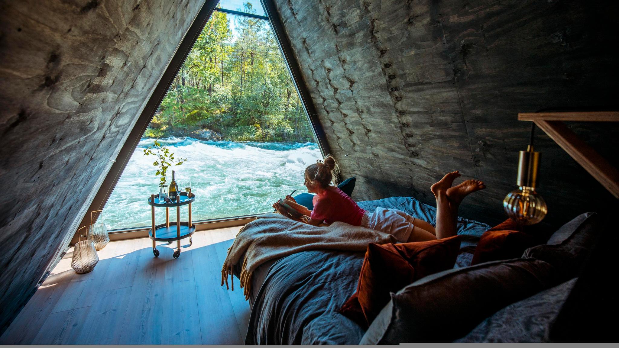 River suite, Jølstraholmen, Norway