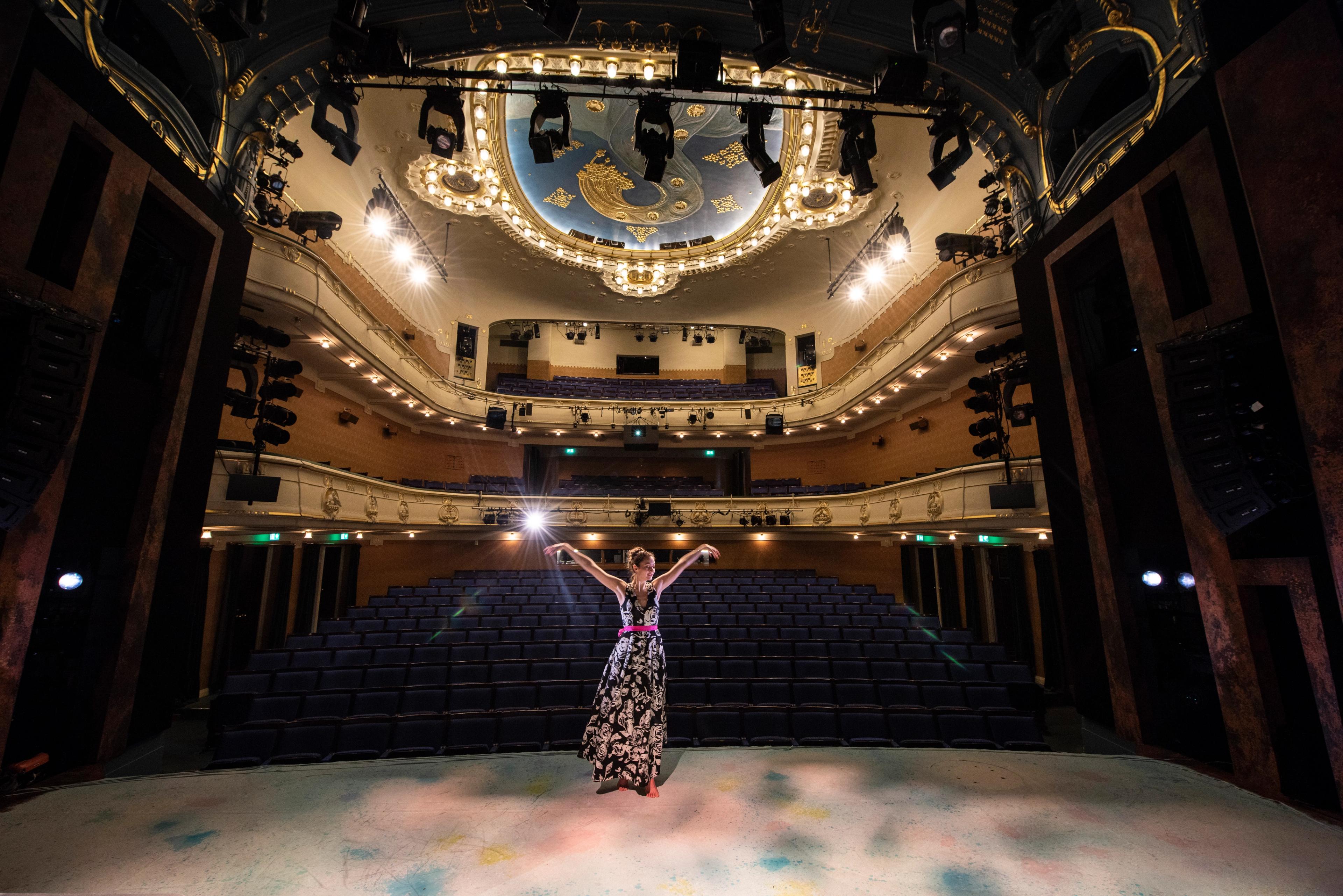 Women dancing in the National Theatre Stage in Bergen