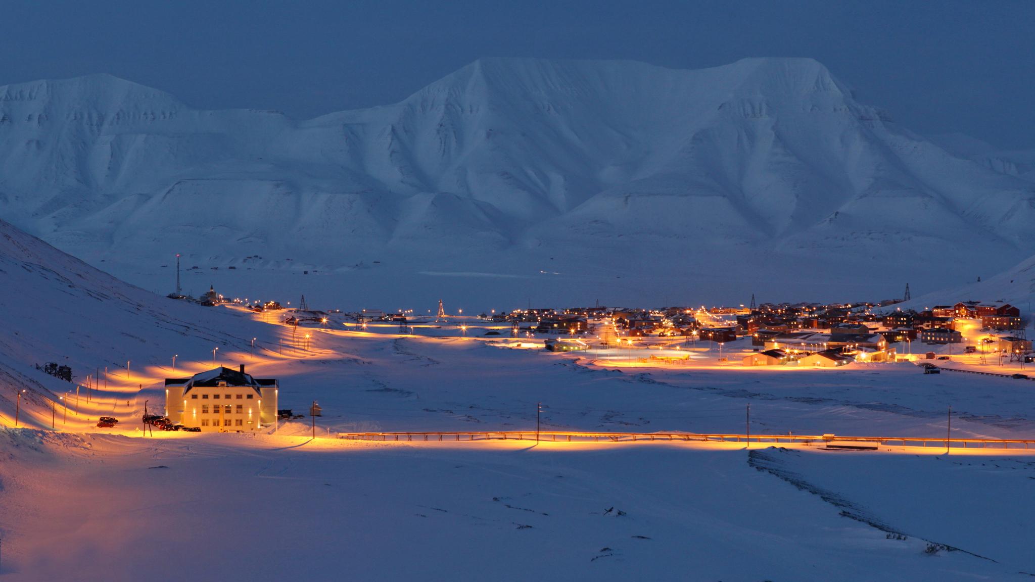 Snowcovered Longyearbyen, Svalbard, Northern Norway