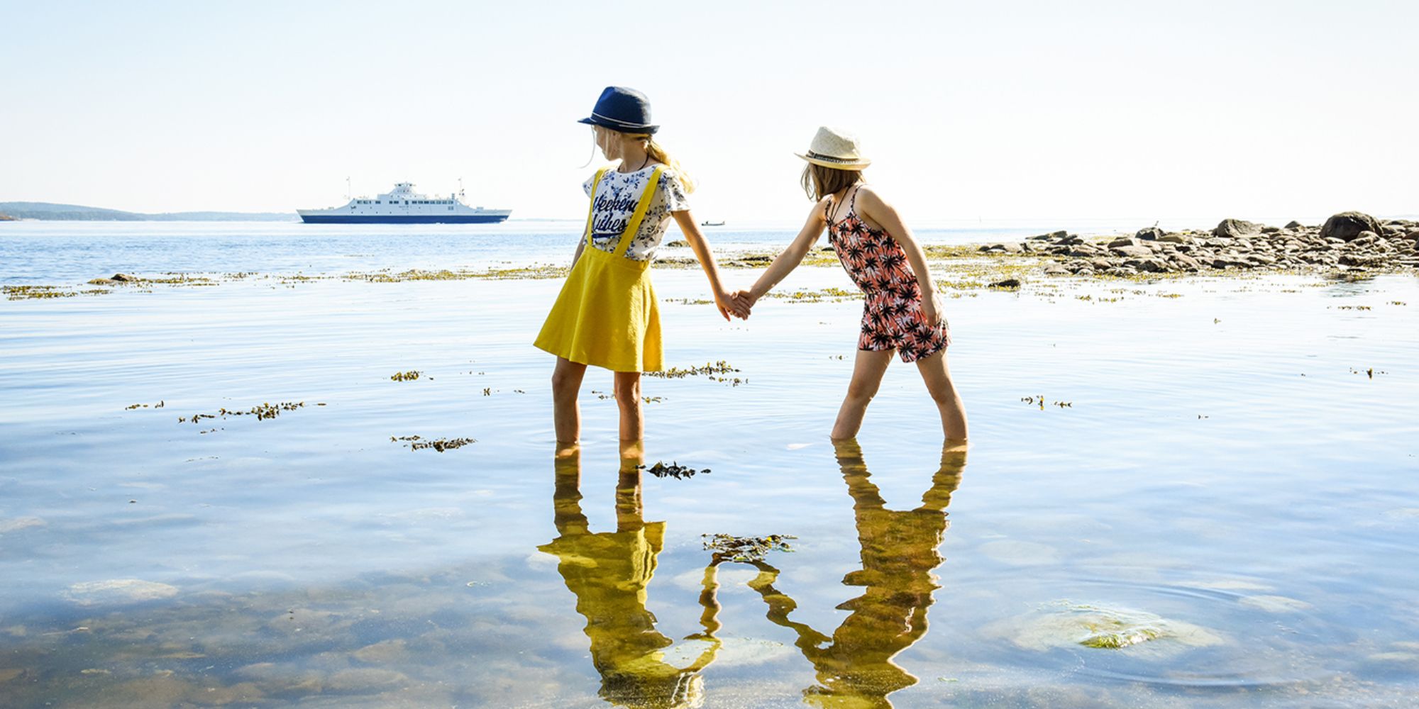 Barn på stranden i Moss