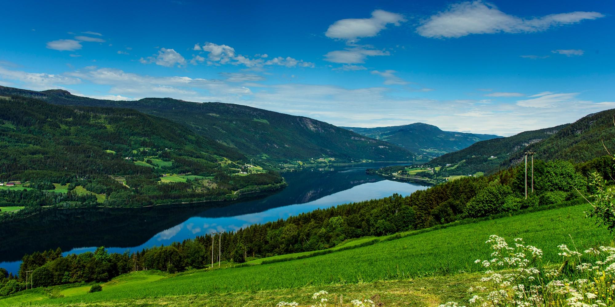 Mountains and Valleys in Gudbrandsdalen by Discover Norway