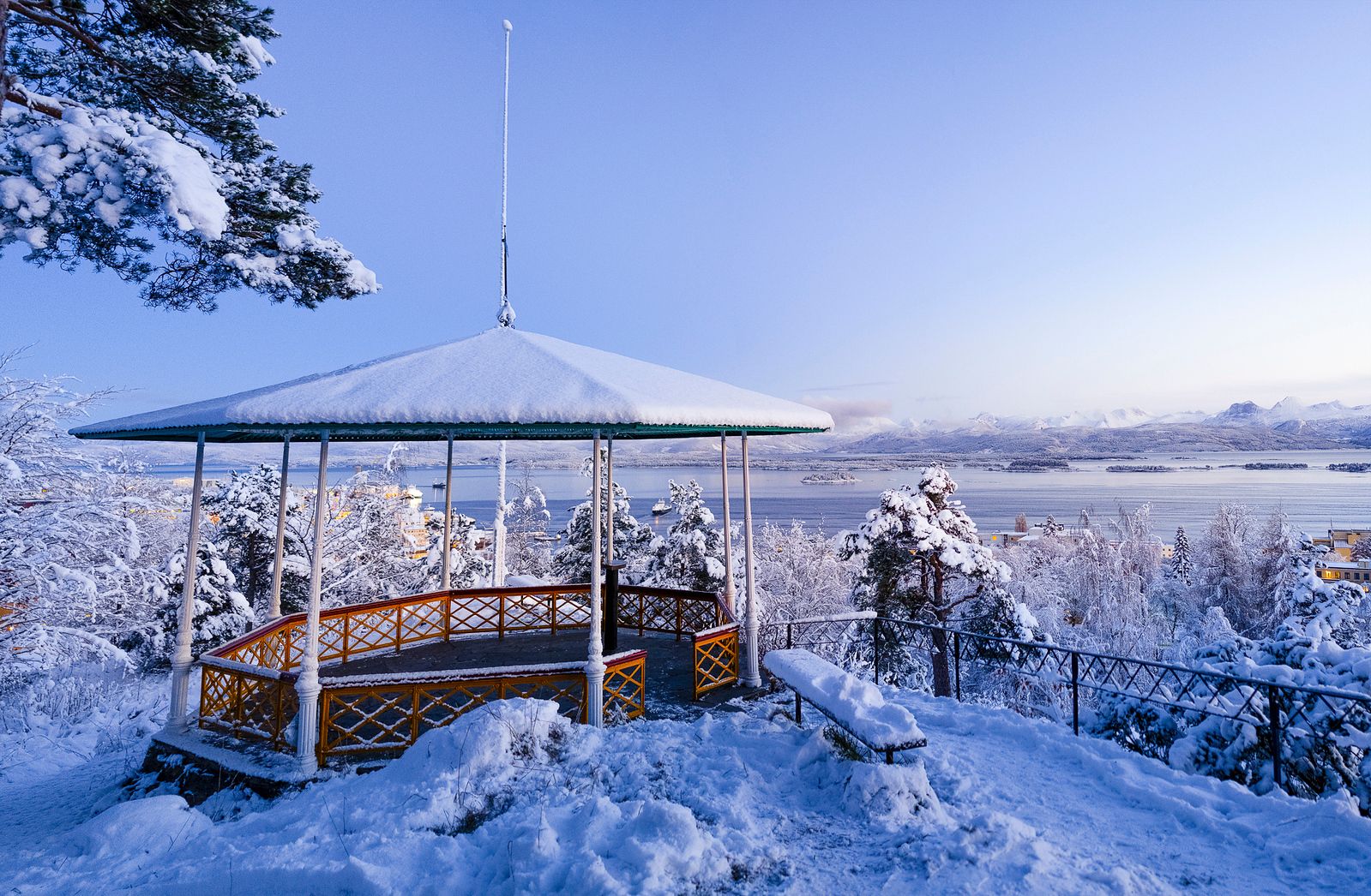 The Pavilion at Rekneshaugen in Molde, in winter