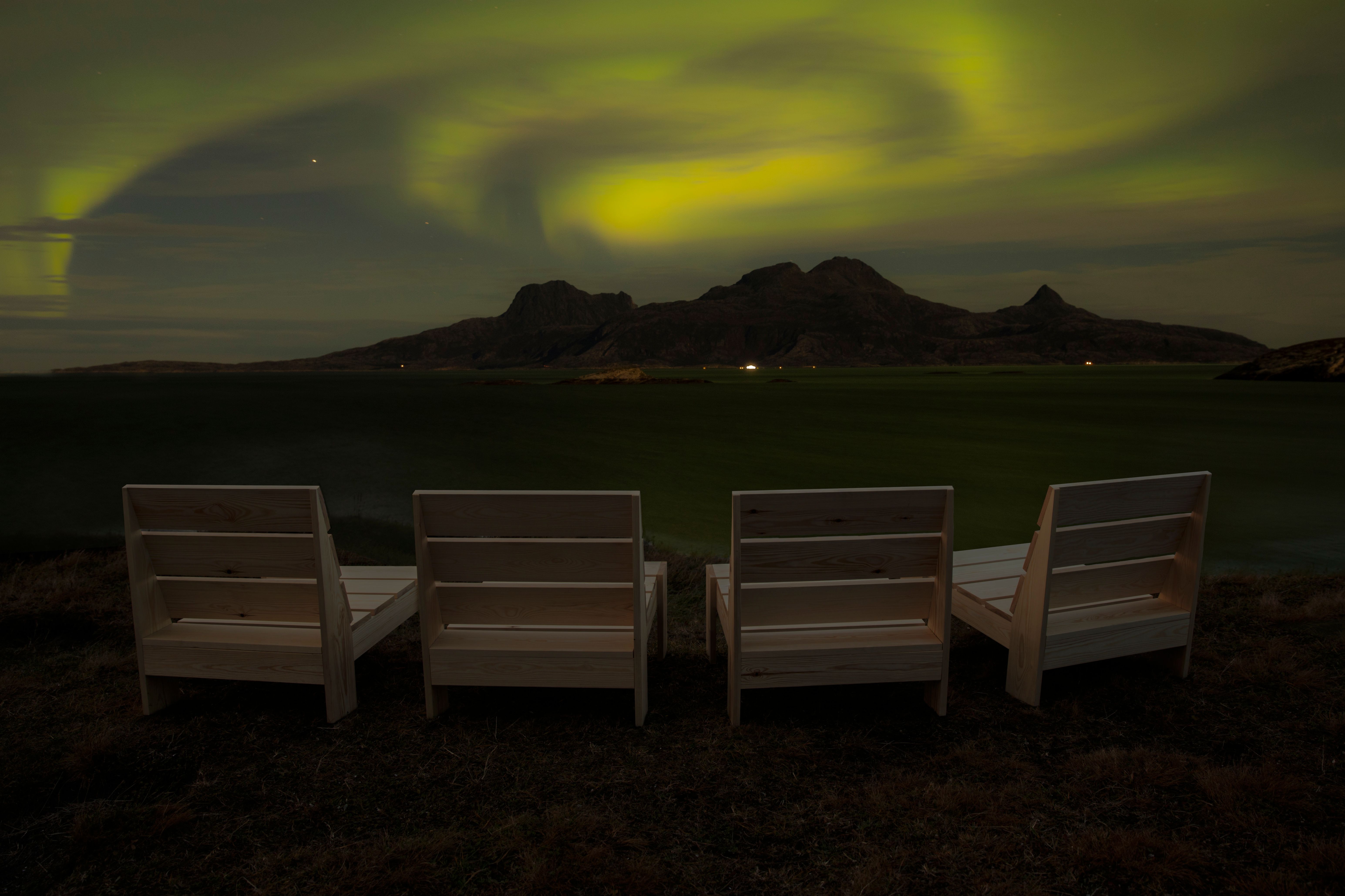 Chairs with view of the northern lights in Bodø