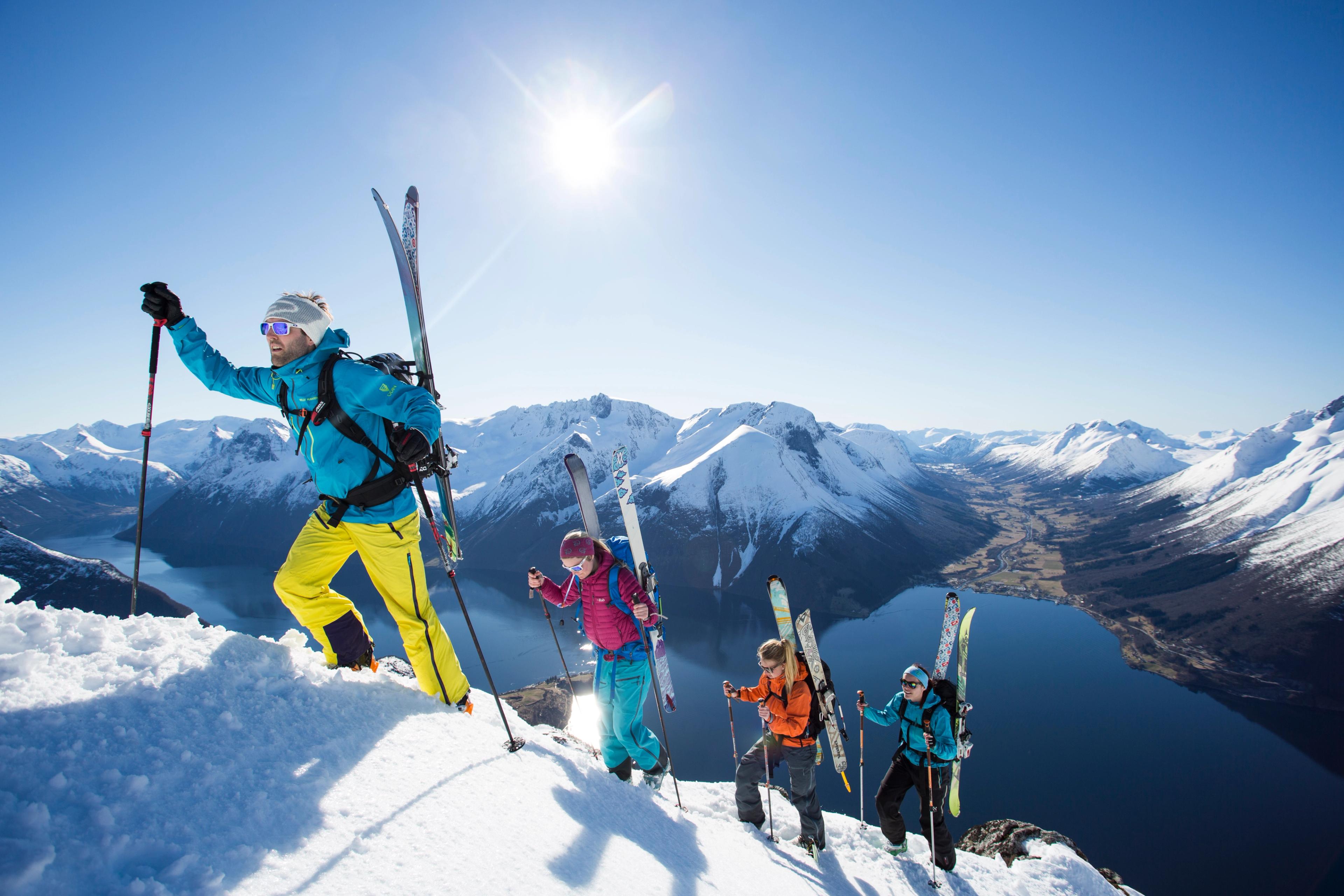 Saksa, Hjørundfjorden