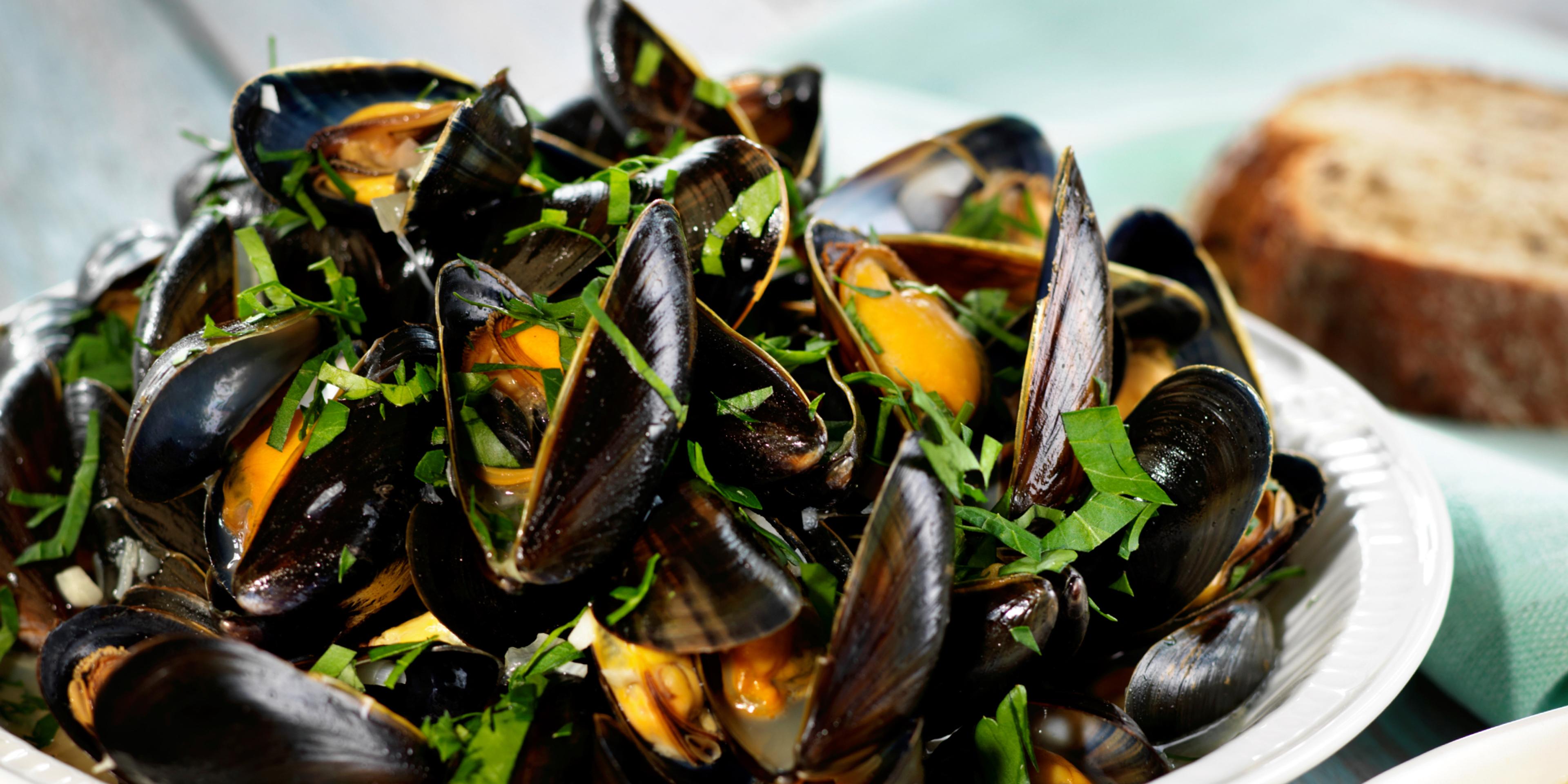 Mussels steamed with white wine