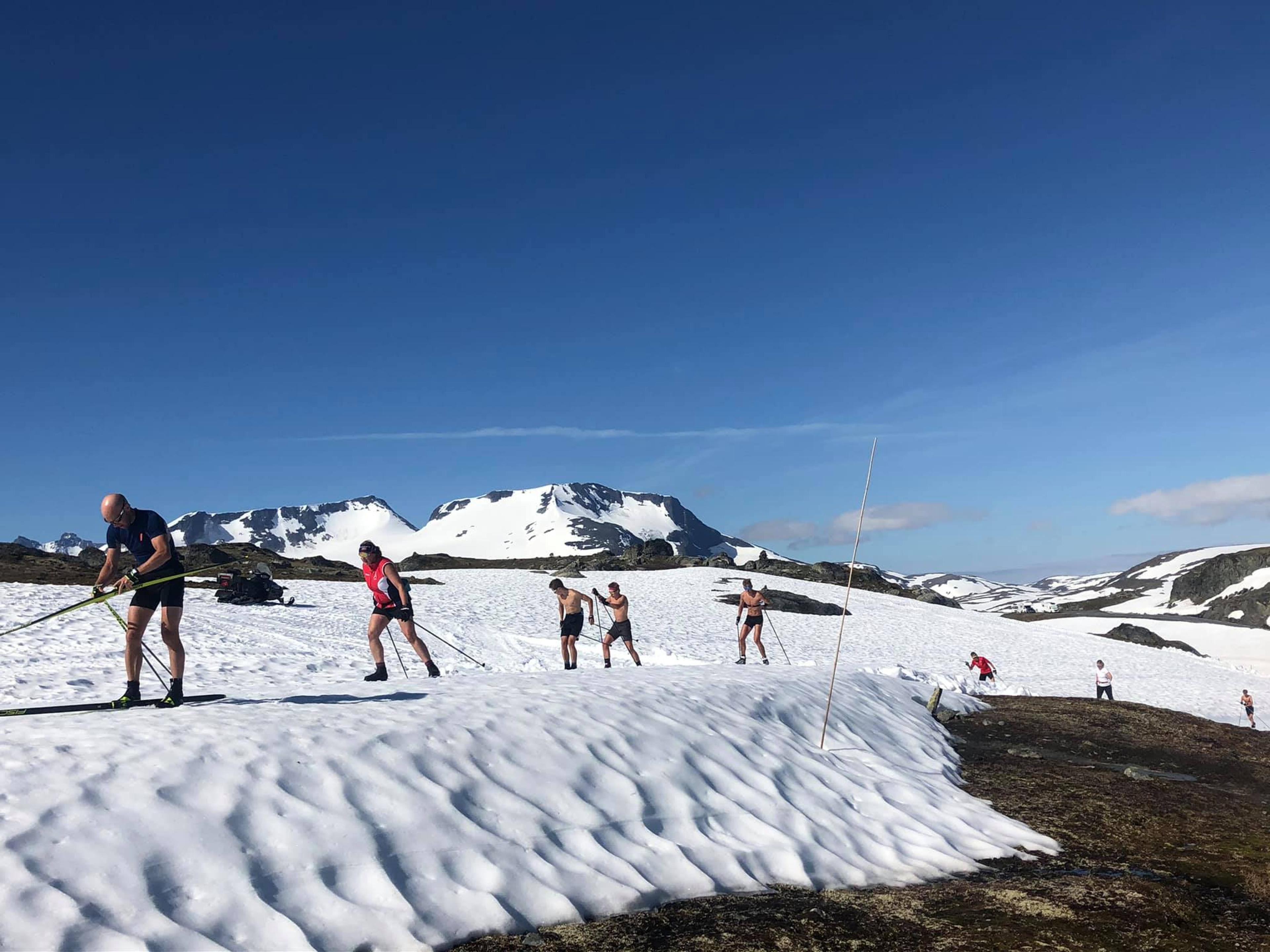 People skiing at Sognefjellet