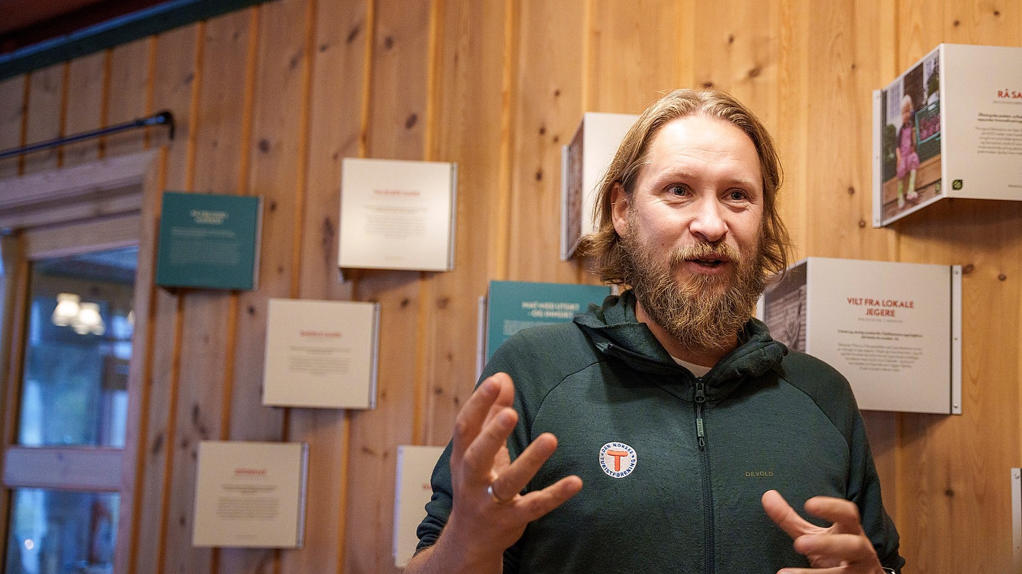A man inside a mountain lodge