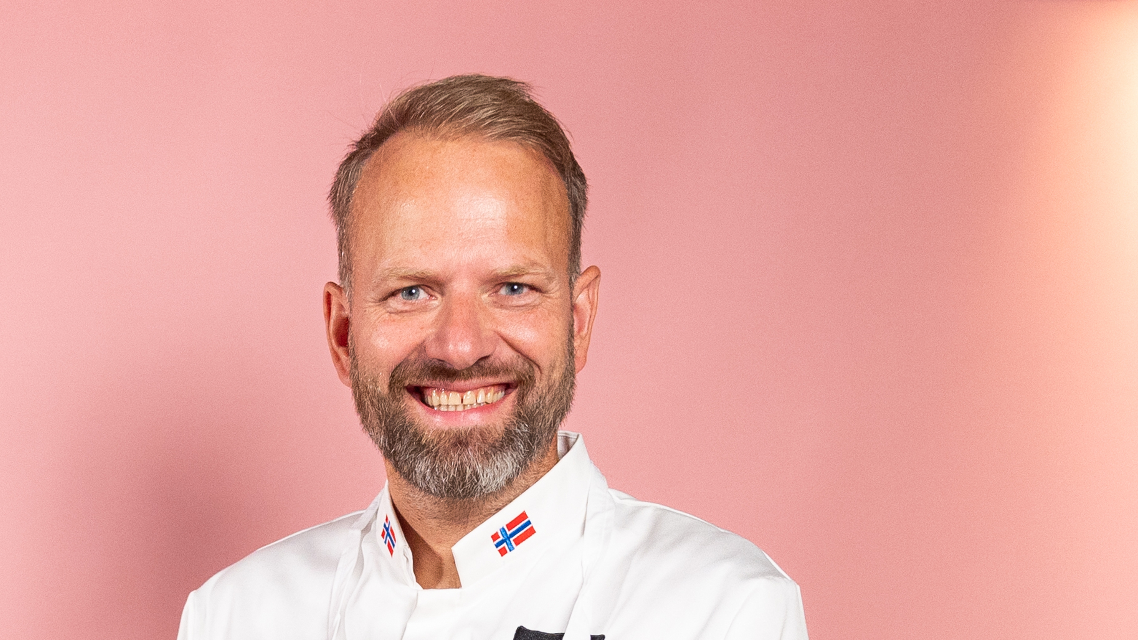 A portrait picture of chef Tom Victor Gausdal.