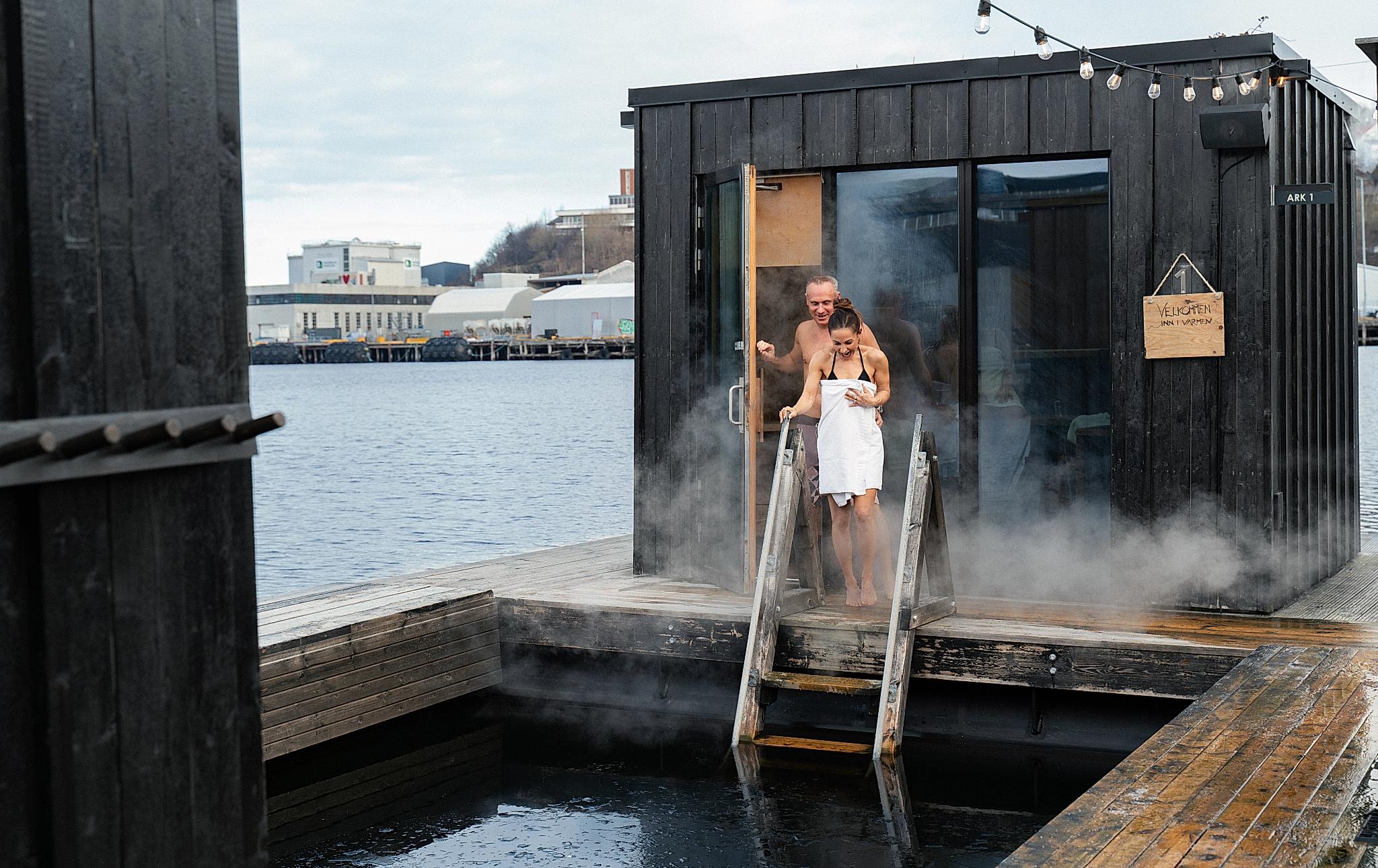 To personer i en sauna i Trondheim