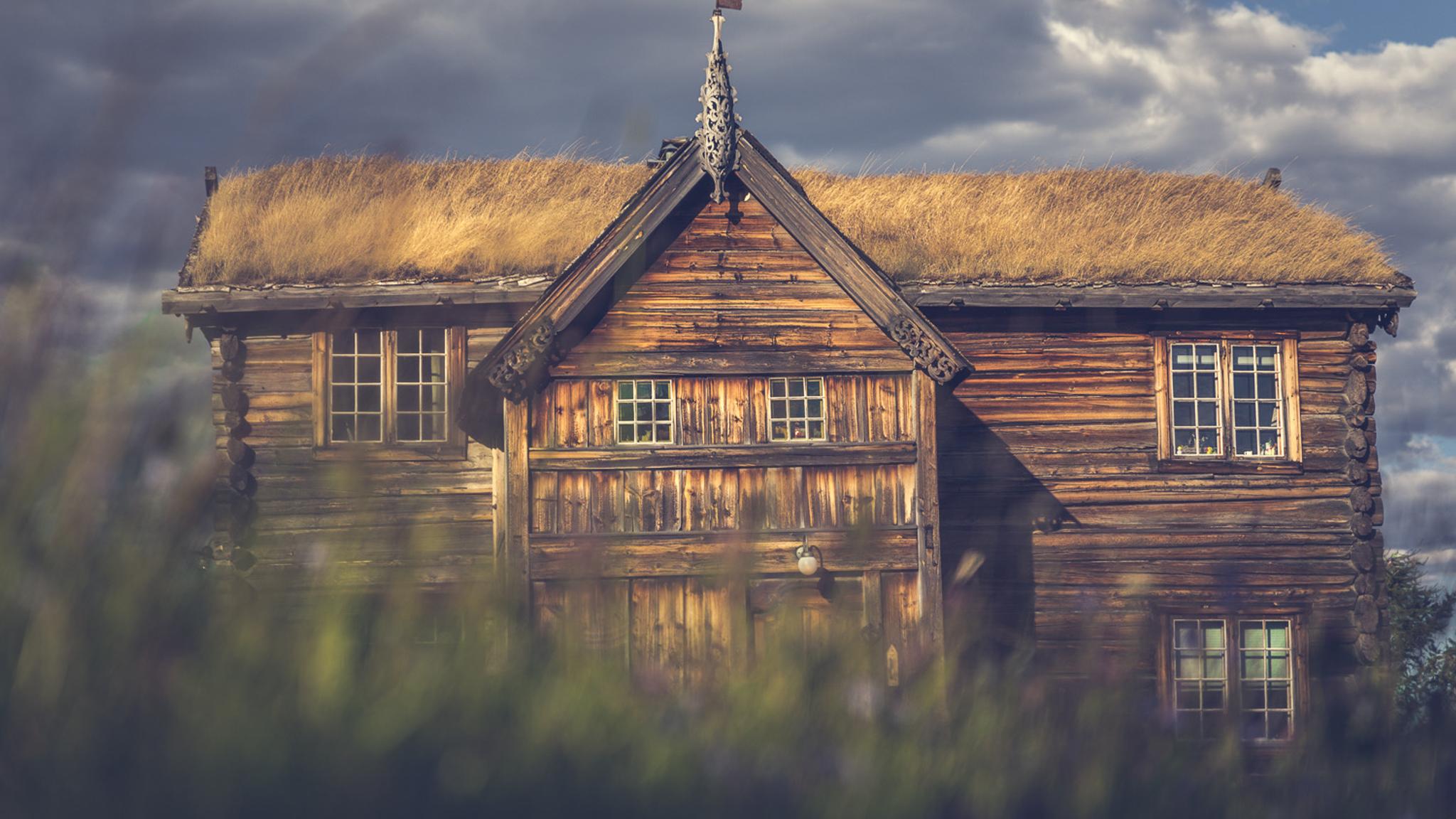 Exterior image of Valbjør Farm in Vågå near Jotunheimen, Eastern Norway