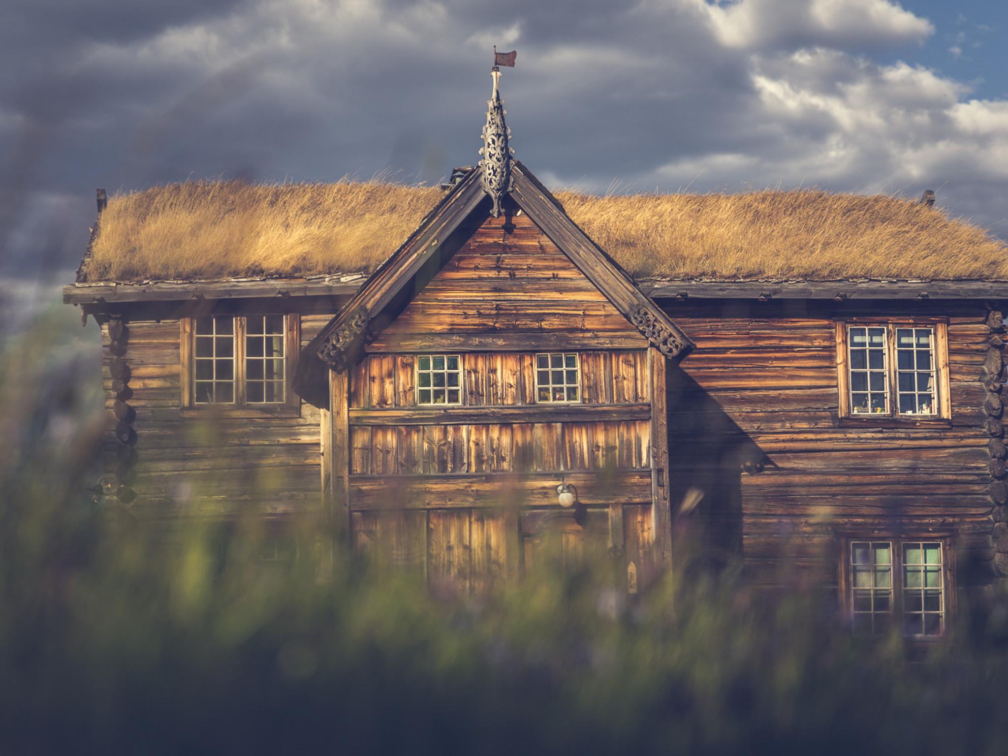 Exterior image of Valbjør Farm in Vågå near Jotunheimen, Eastern Norway