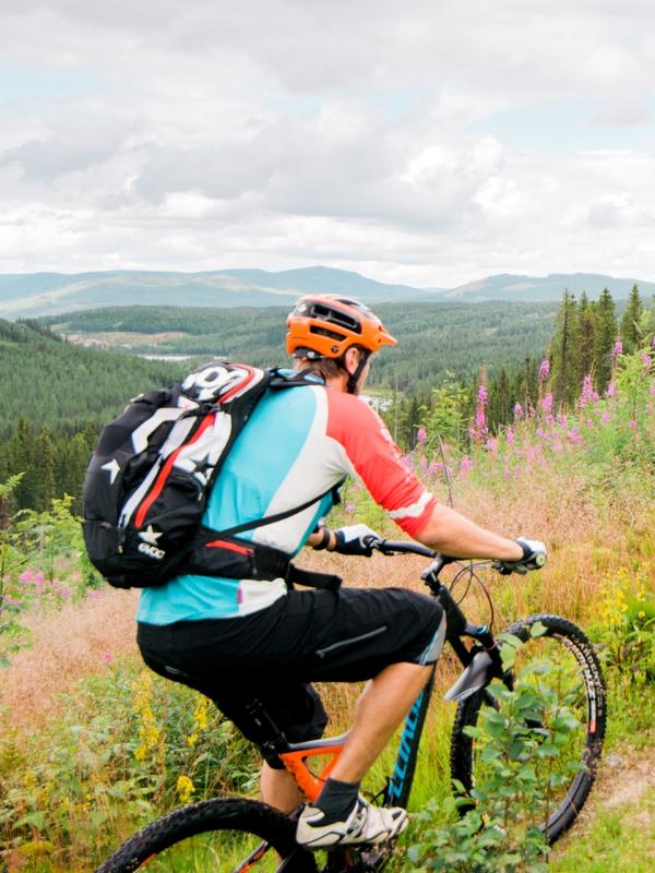 MTB längs hemliga cykelspår i Trysil, Østlandet (östra Norge)