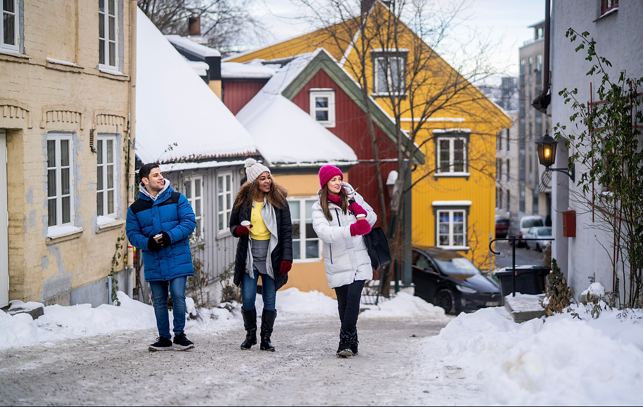 Winter stroll in Oslo through the historical Damstredet