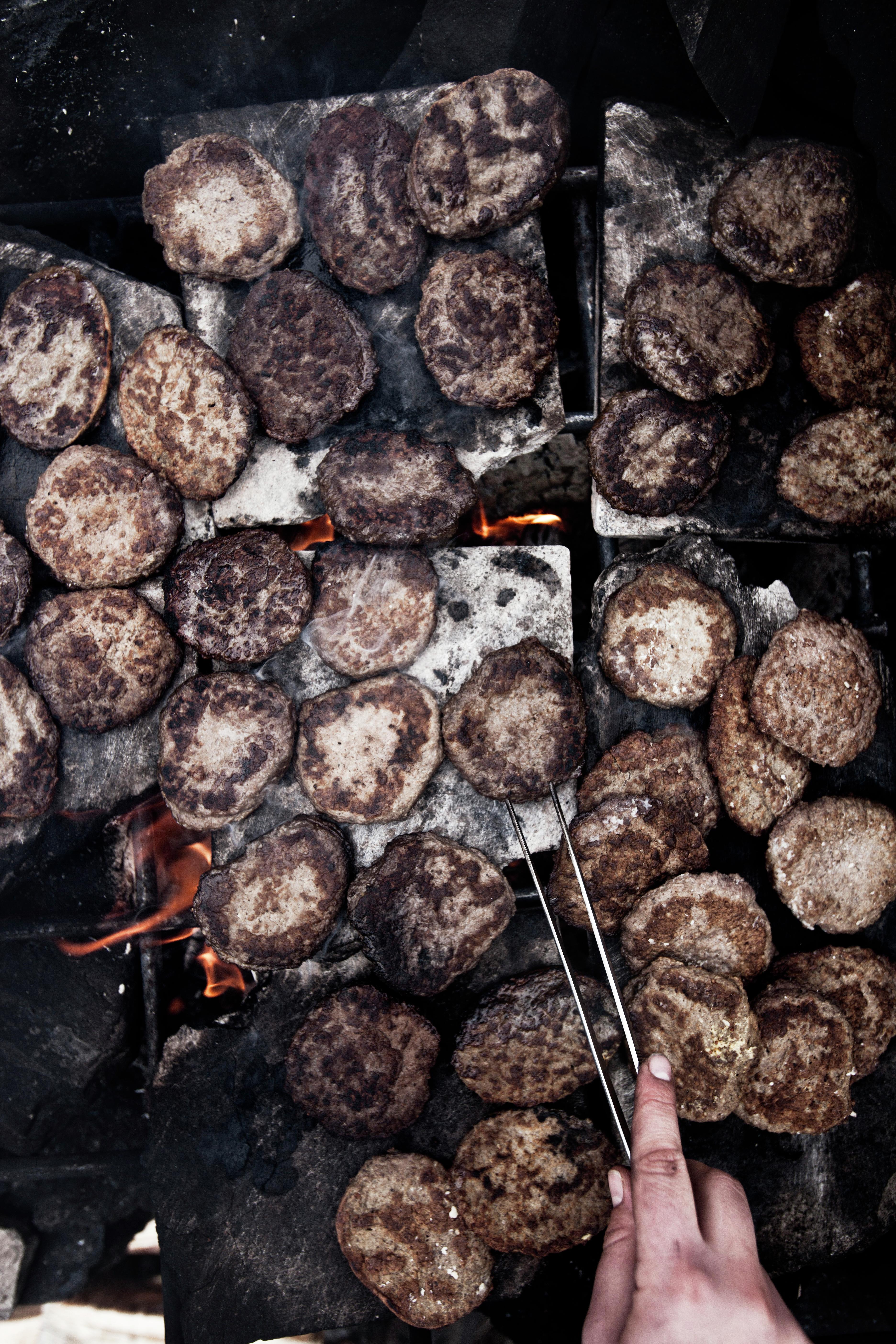 Outside cooking meat balls (kjøttkaker) at Brimi Fjellstugu