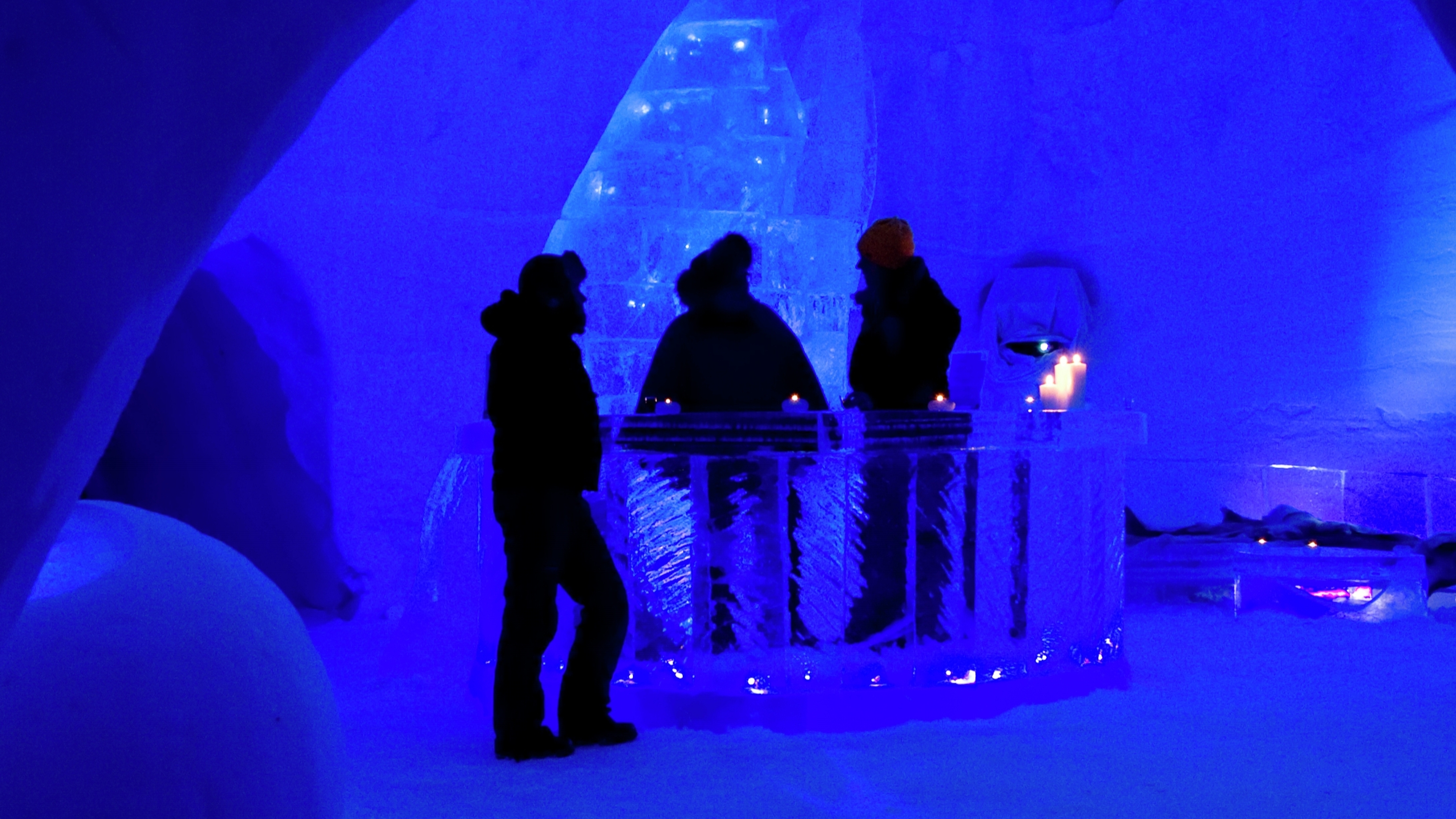 People inside Kirkenes Snow Hotel