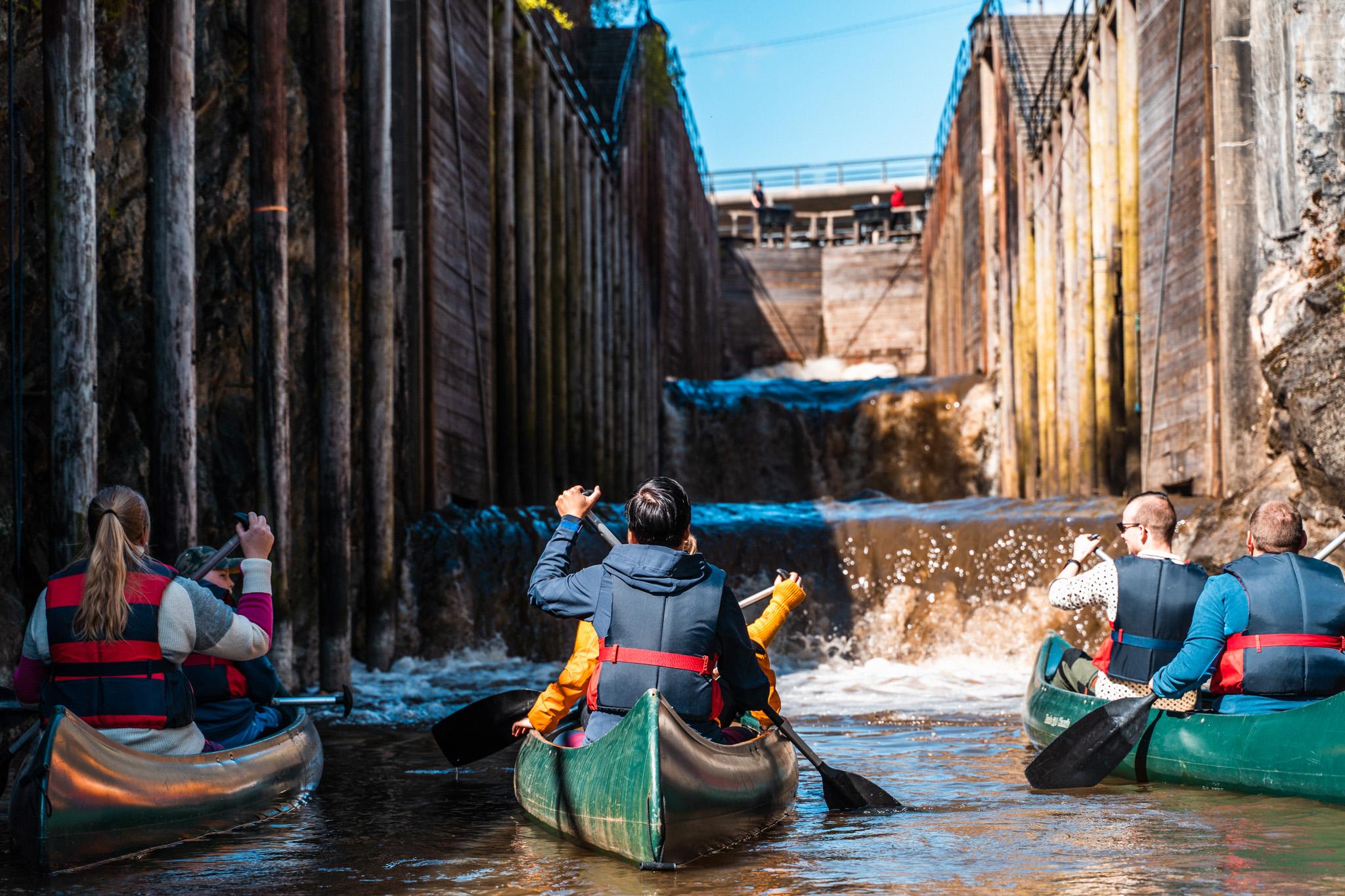 Group of people canoeing on the Halden Canal