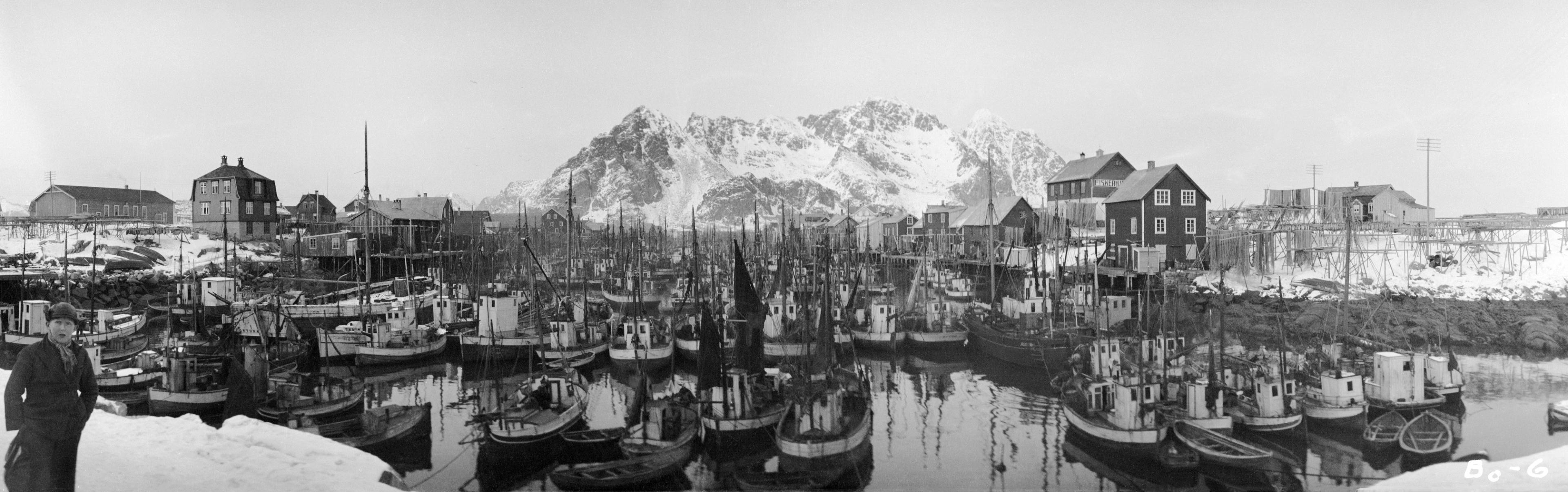 Black and white image of old fishing boats in Henningsvær in Lofoten, Northern Norway