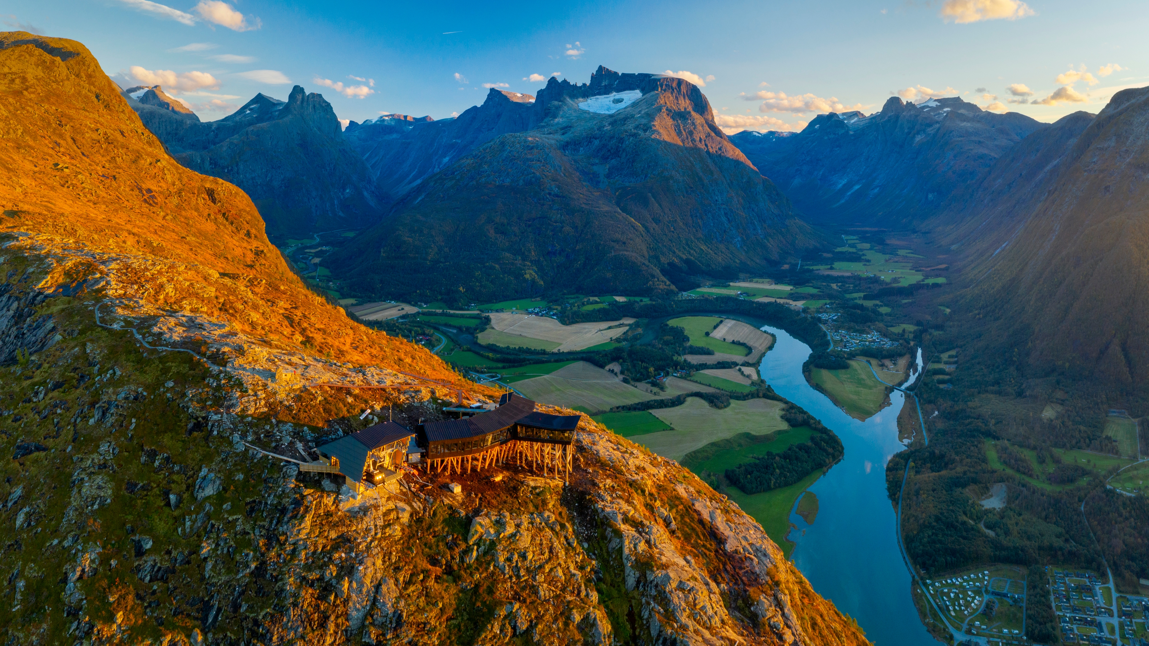 Eggen restaurant on Nesaksla mountain