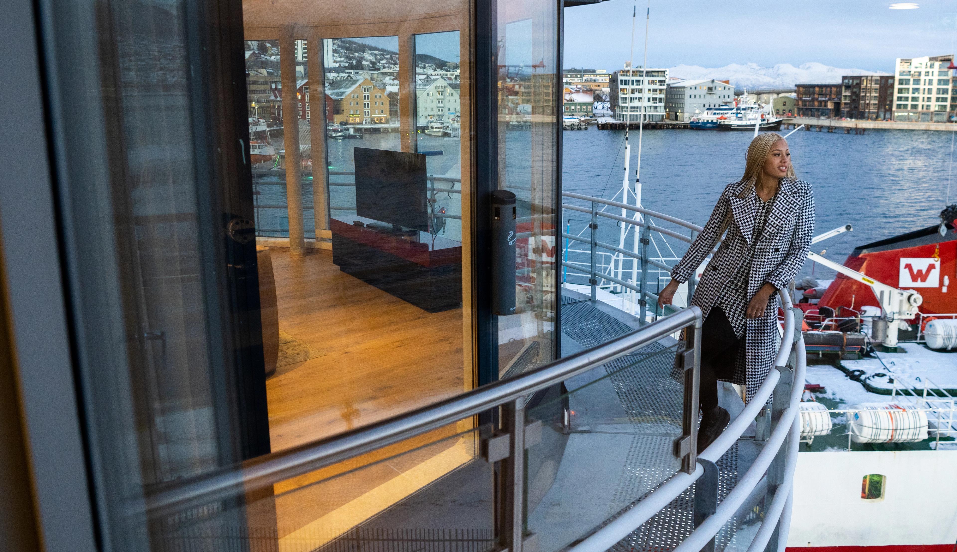 Ida Tolou out on the balcony of the suite on Scandic Ishavshotel