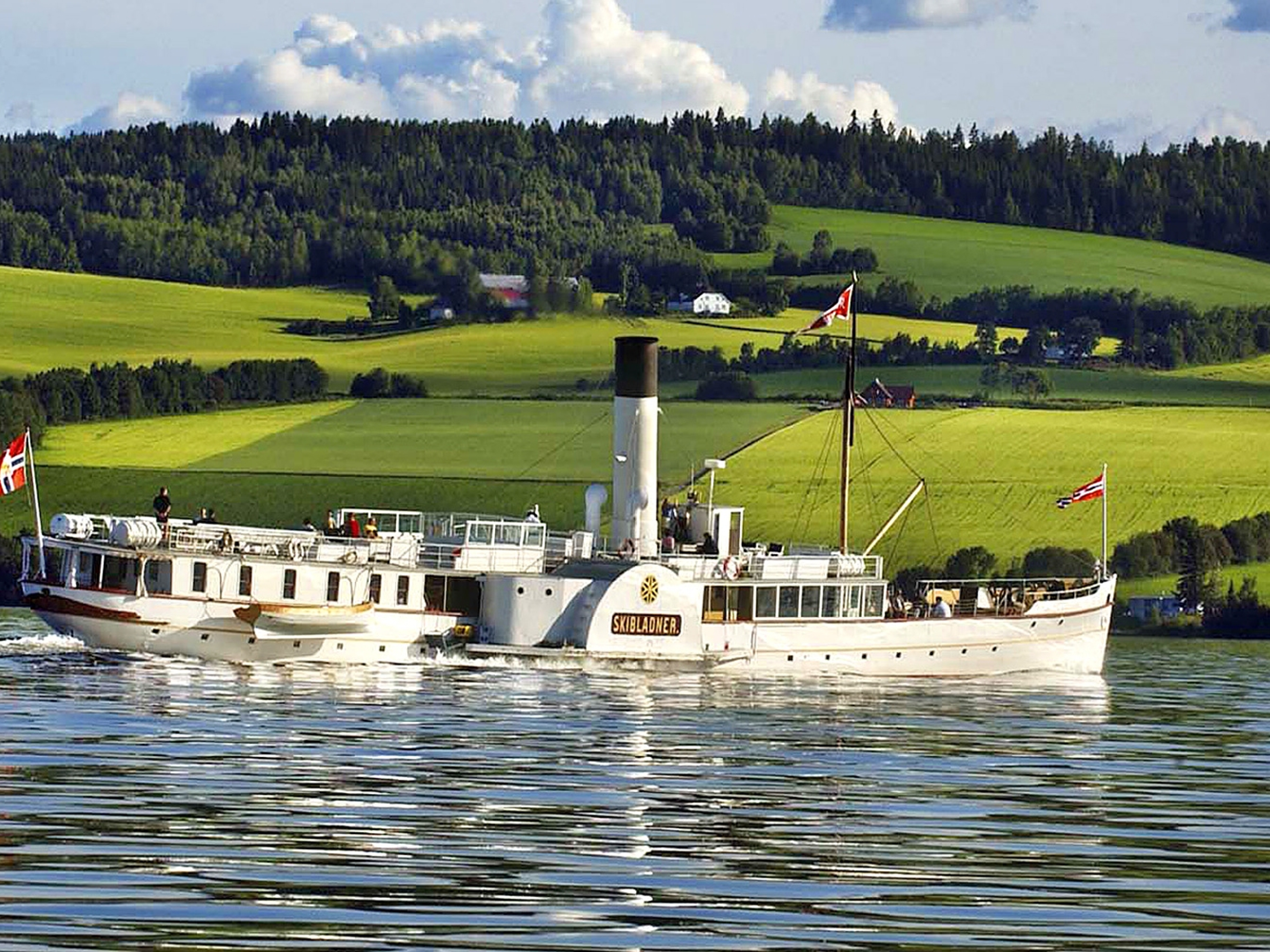 Skibladner, "The white swan of Mjøsa"