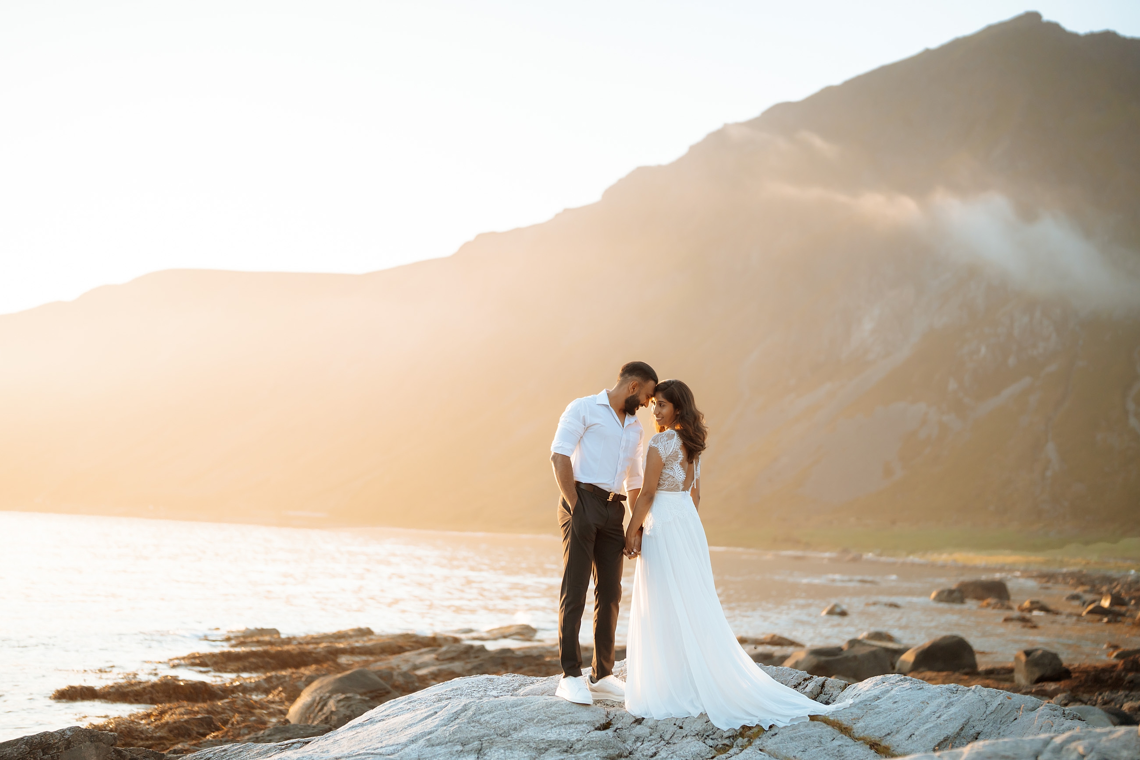 Summer wedding in Lofoten