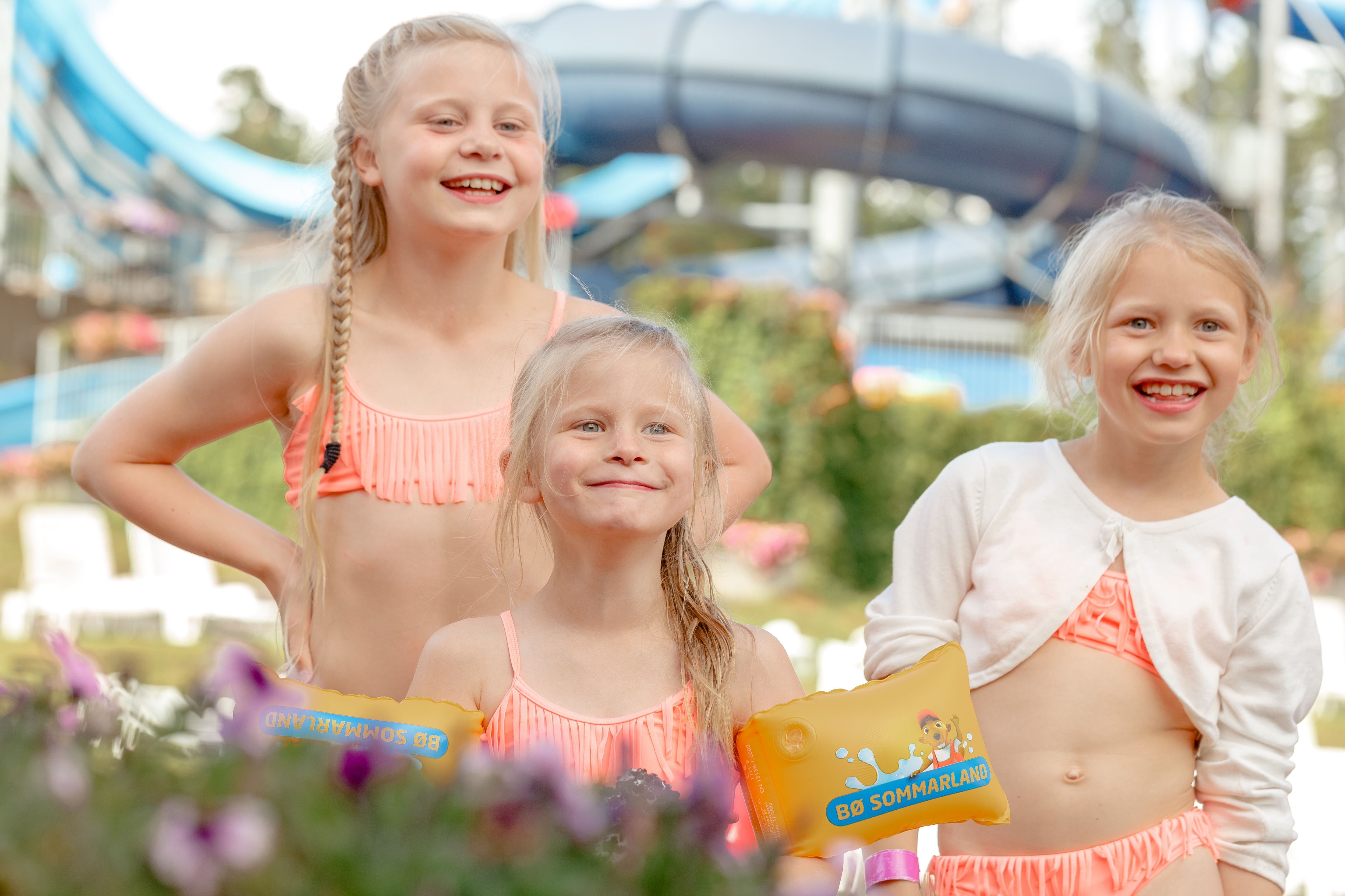Happy girls in Bø Sommarland in Telemark