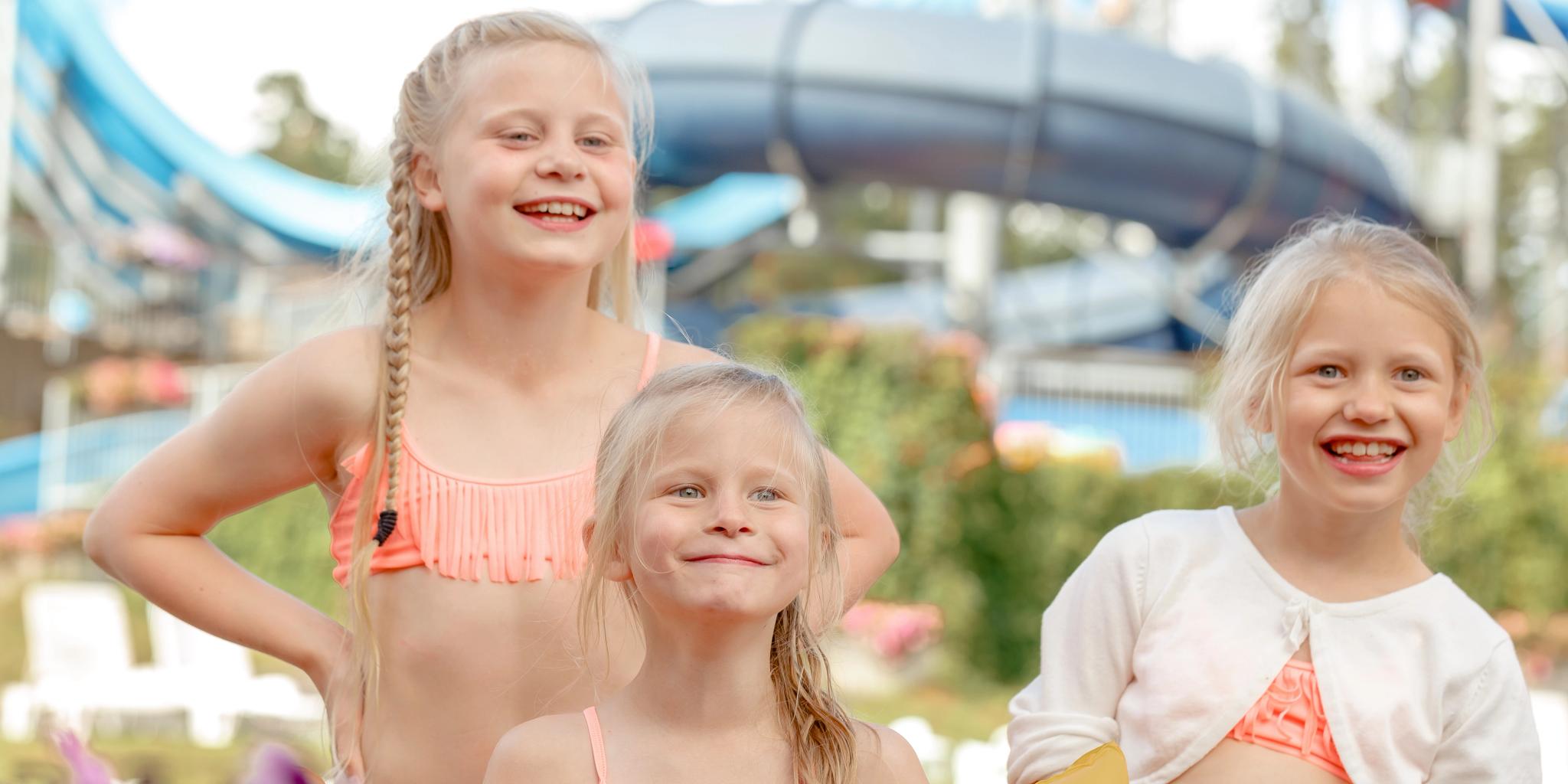 Happy girls in Bø Sommarland in Telemark