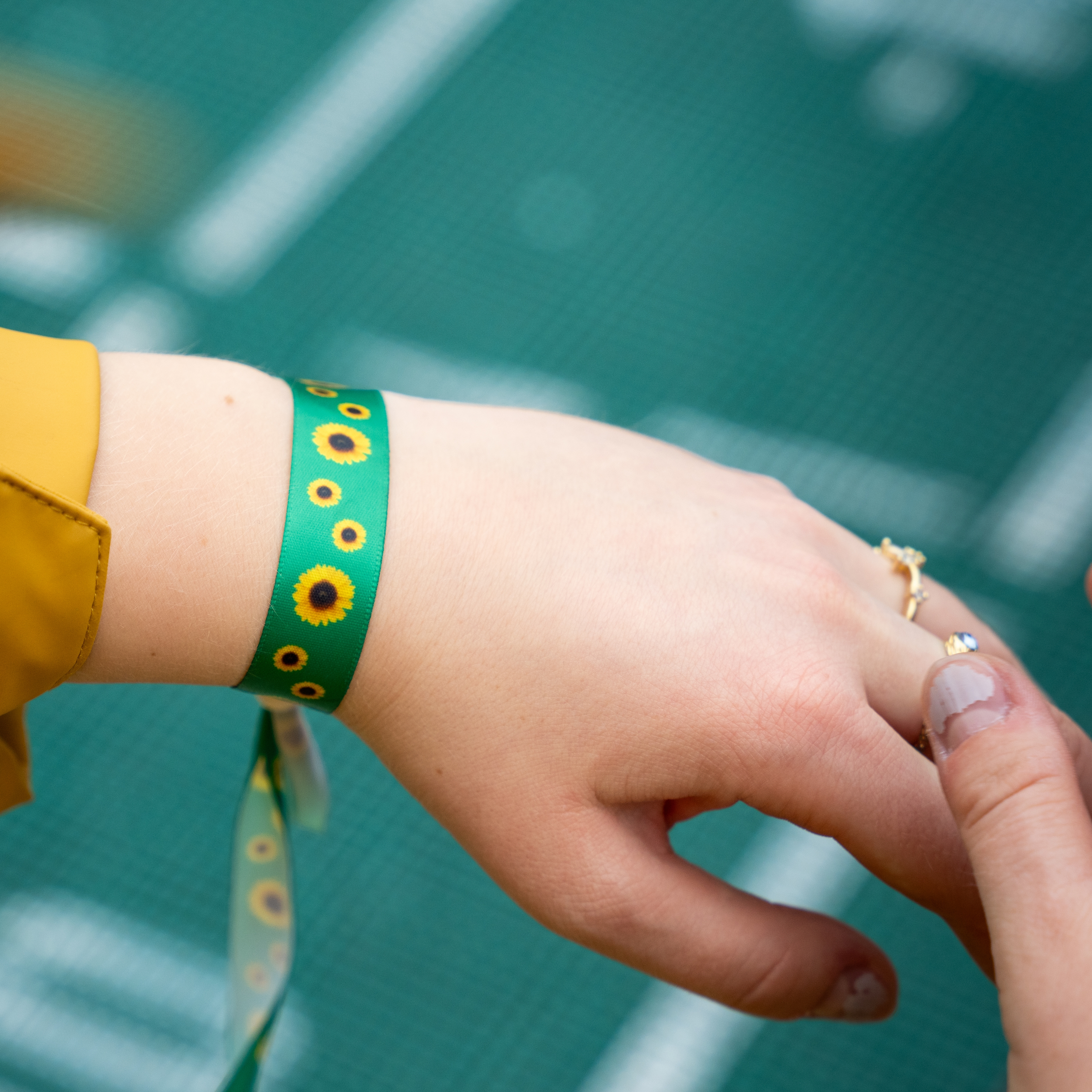 Hand with the Hidden Disabilities Sunflower "solsikkemerket"