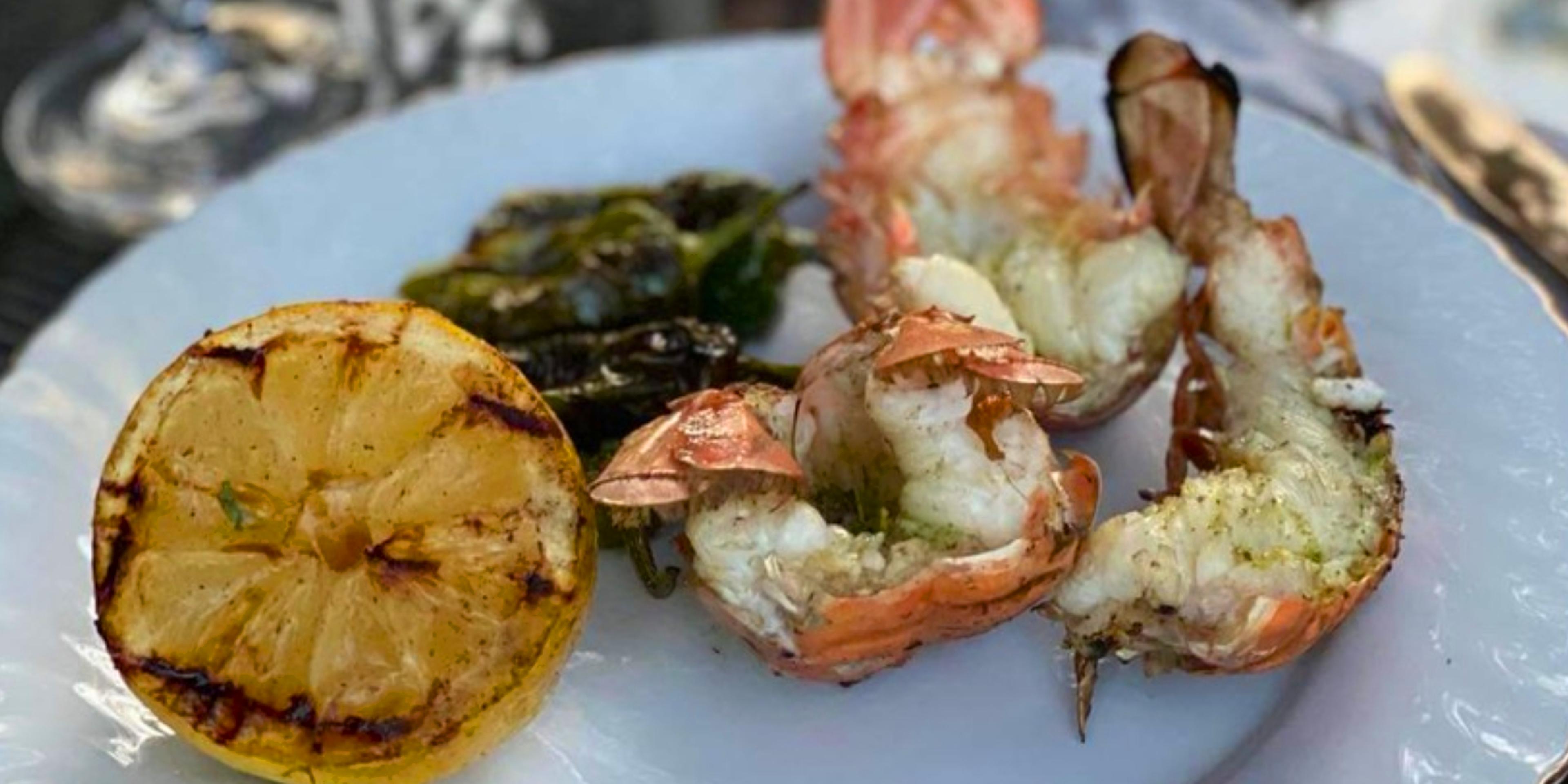 Gratinated crayfish with grilled lemon and fried yeast