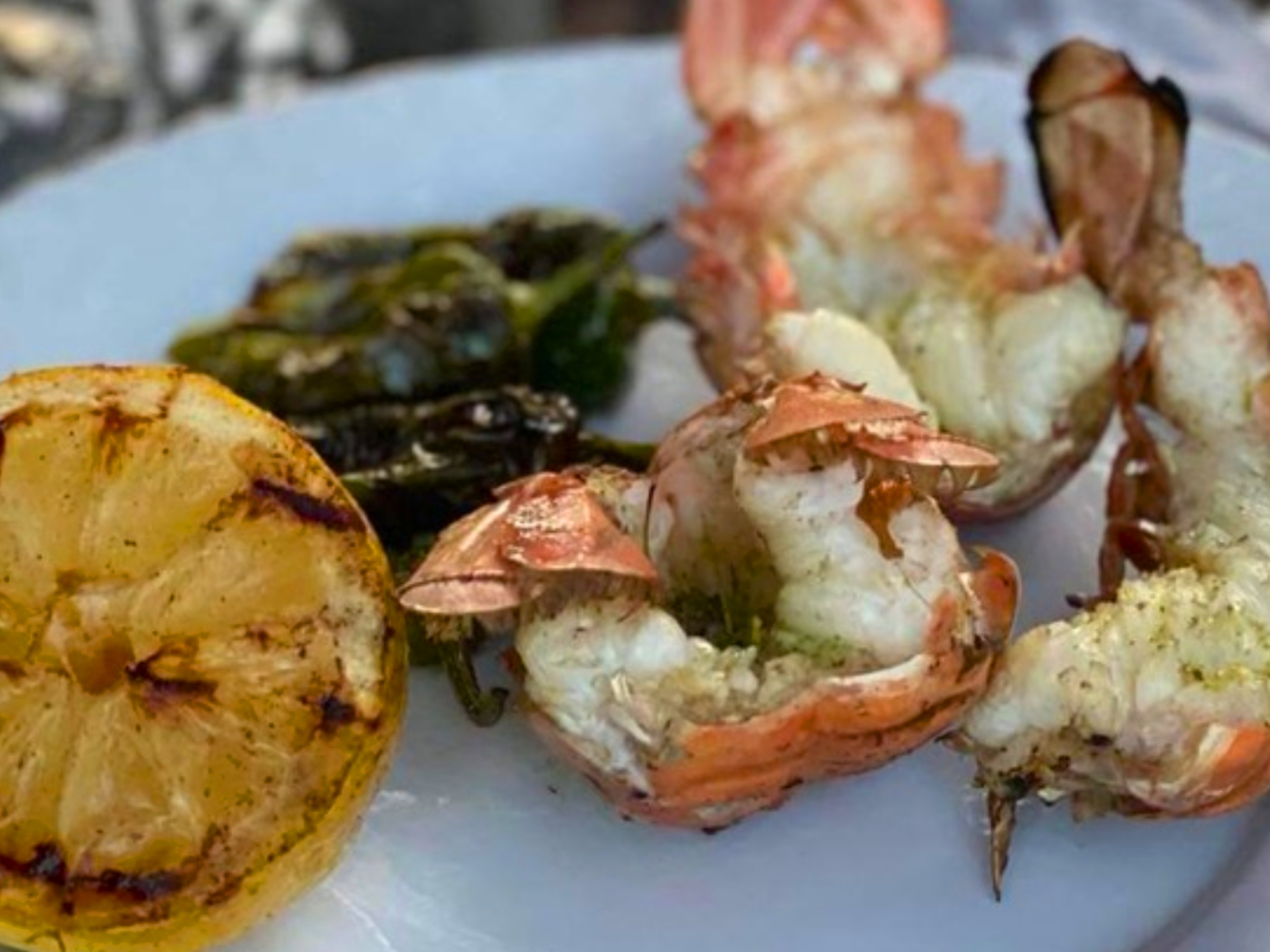 Gratinated crayfish with grilled lemon and fried yeast
