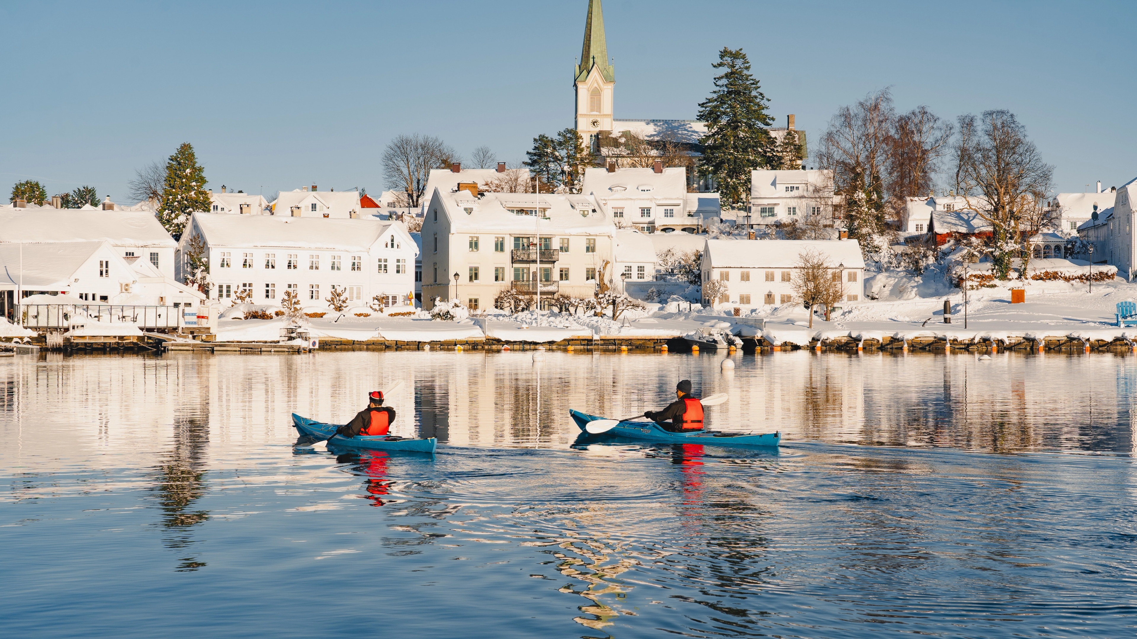 Kayaking in the archipelago in Lillesand with Padlegleden AS.