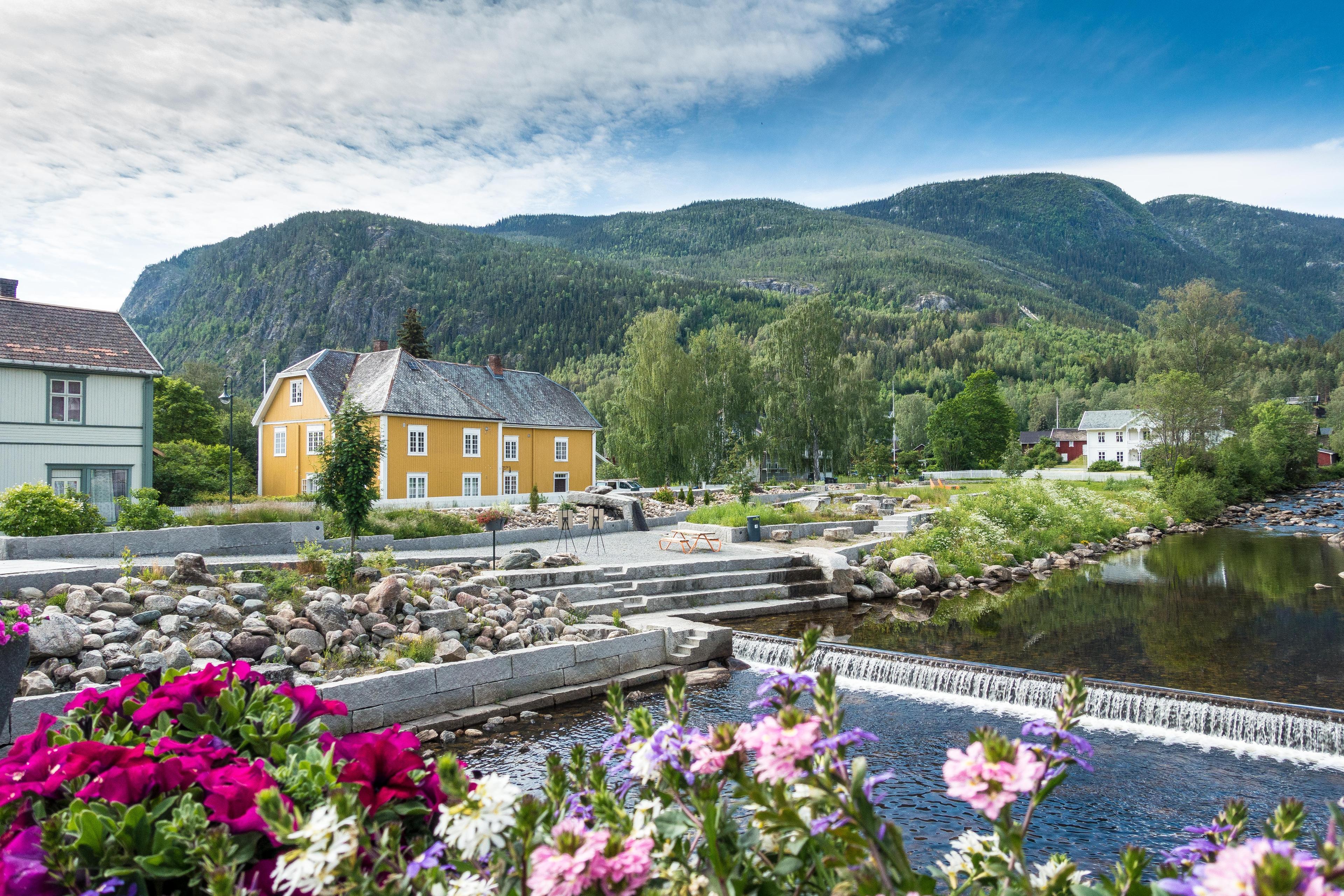 El viejo edificio de Gamle Nes, en Nesbyen, Hallingdal, Este de Noruega.