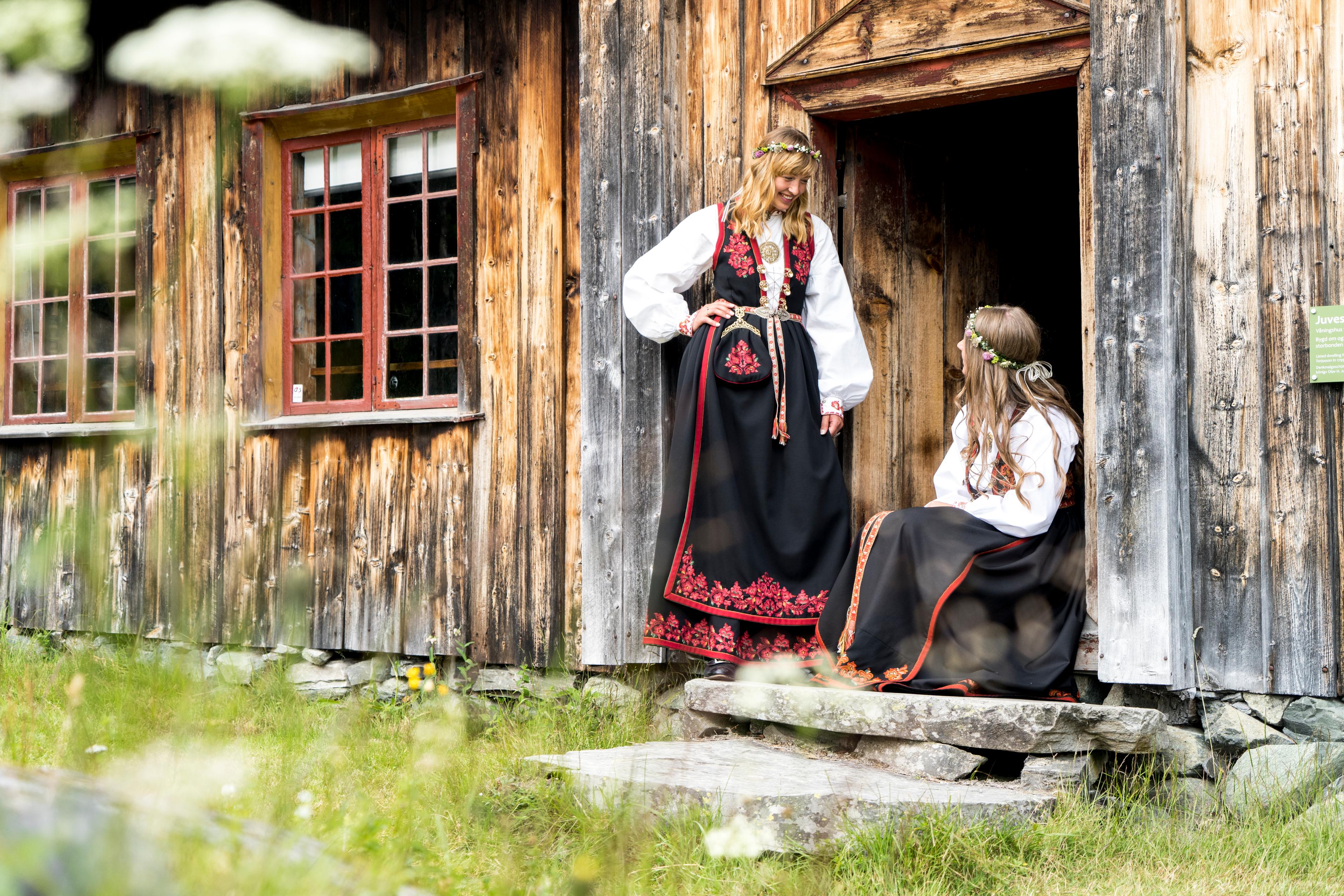 Girls in beautiful "bunad" from Vest-Telemark