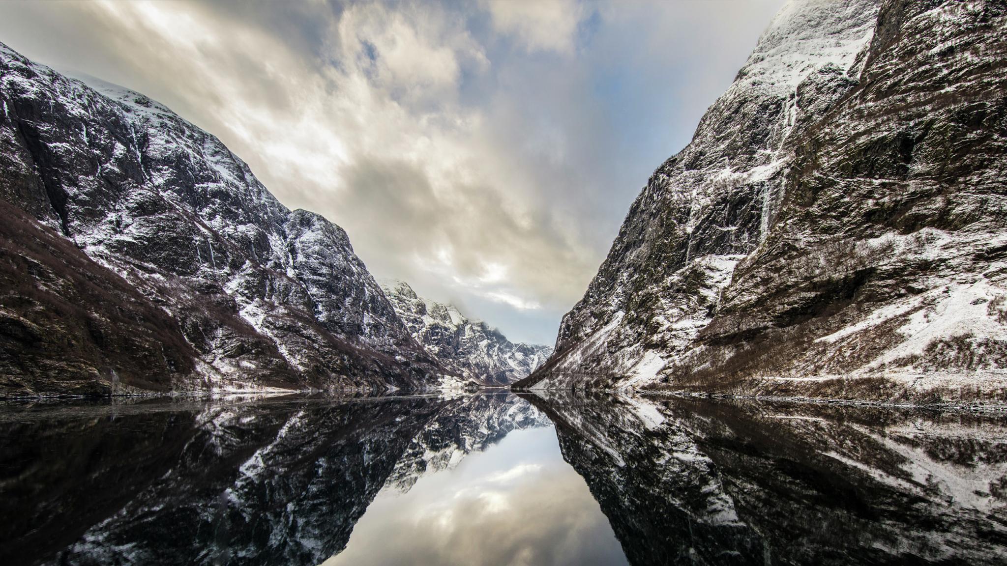Mountain meets fjords in Flåm