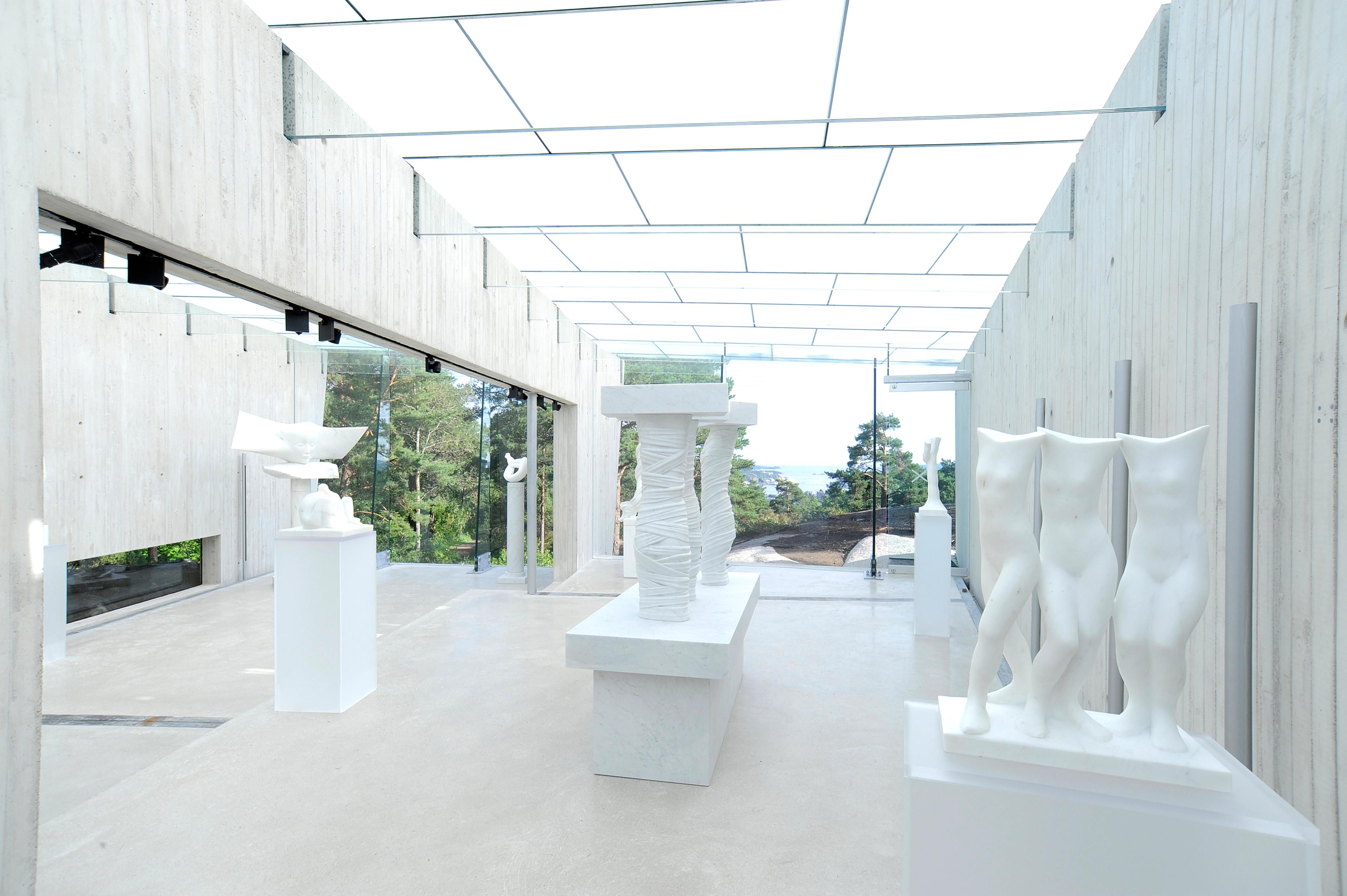 Varias de las obras del Parque de esculturas de Midtåsen, en Sandefjord, Este de Noruega.