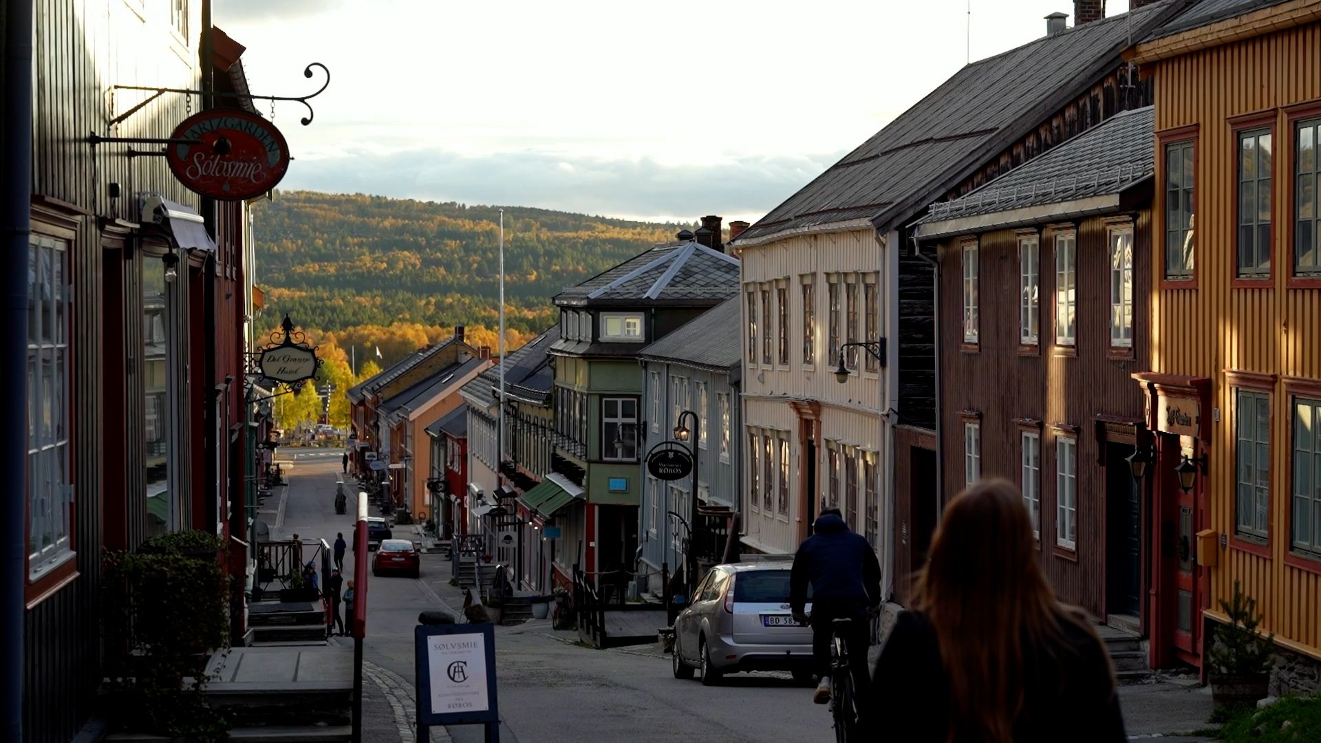 Walking down the main street in Røros.