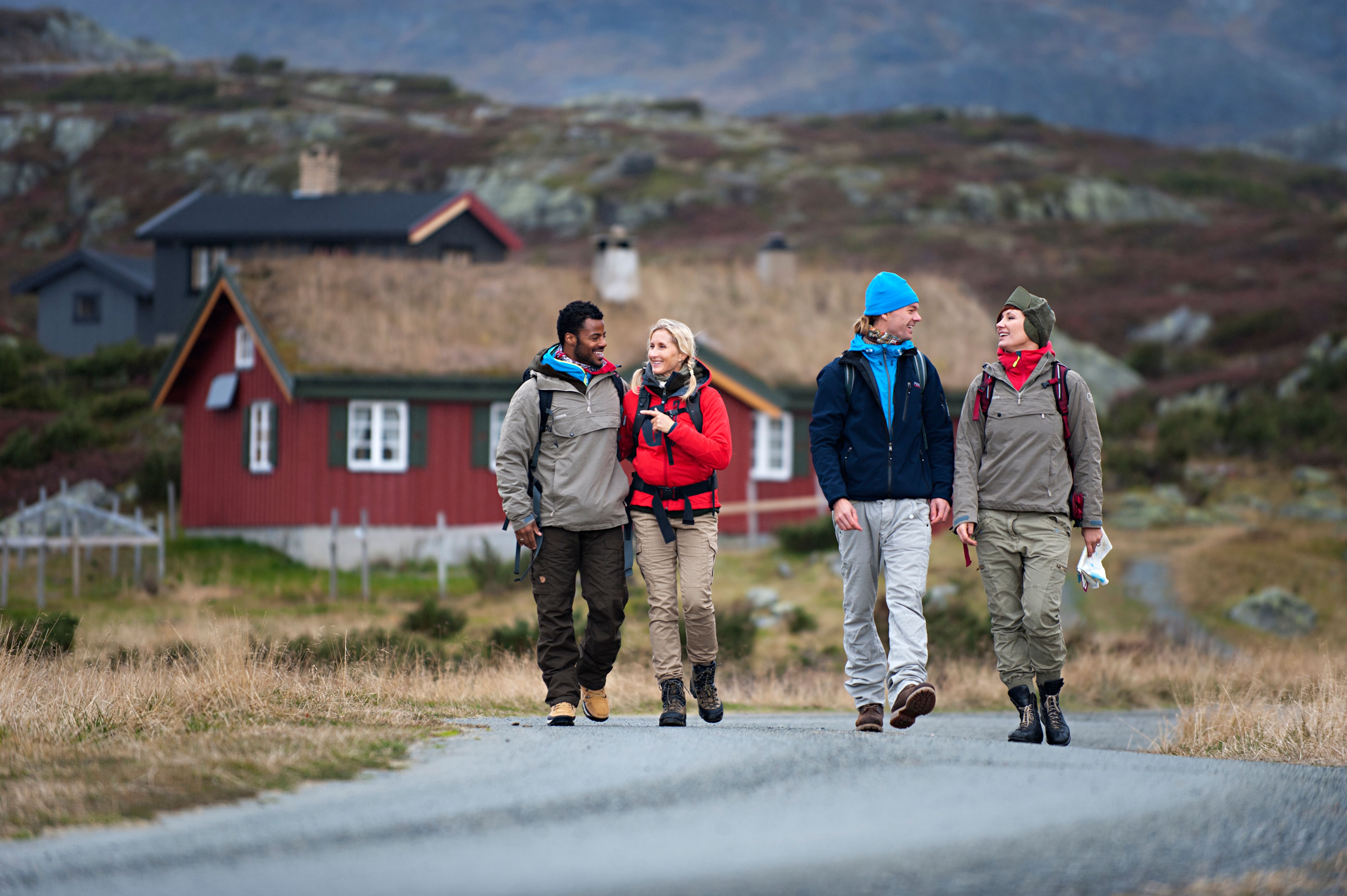 People hiking at Beitostølen in summer.