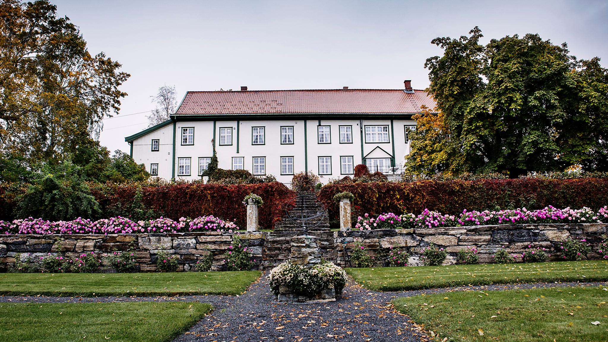 Aile principale de Hoel gård à Ringerike, en Norvège de l'Est