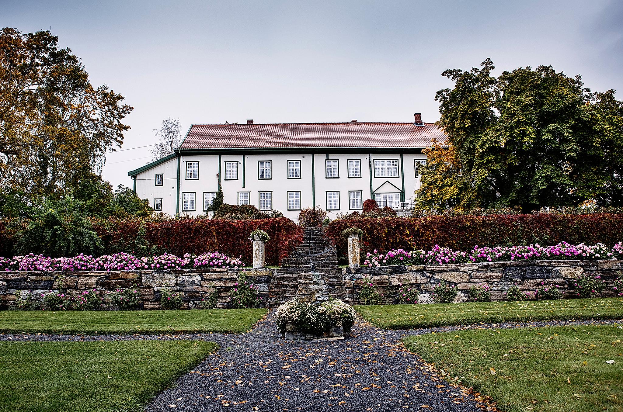 L’edificio principale di Hoel gård a Ringerike, Norvegia orientale