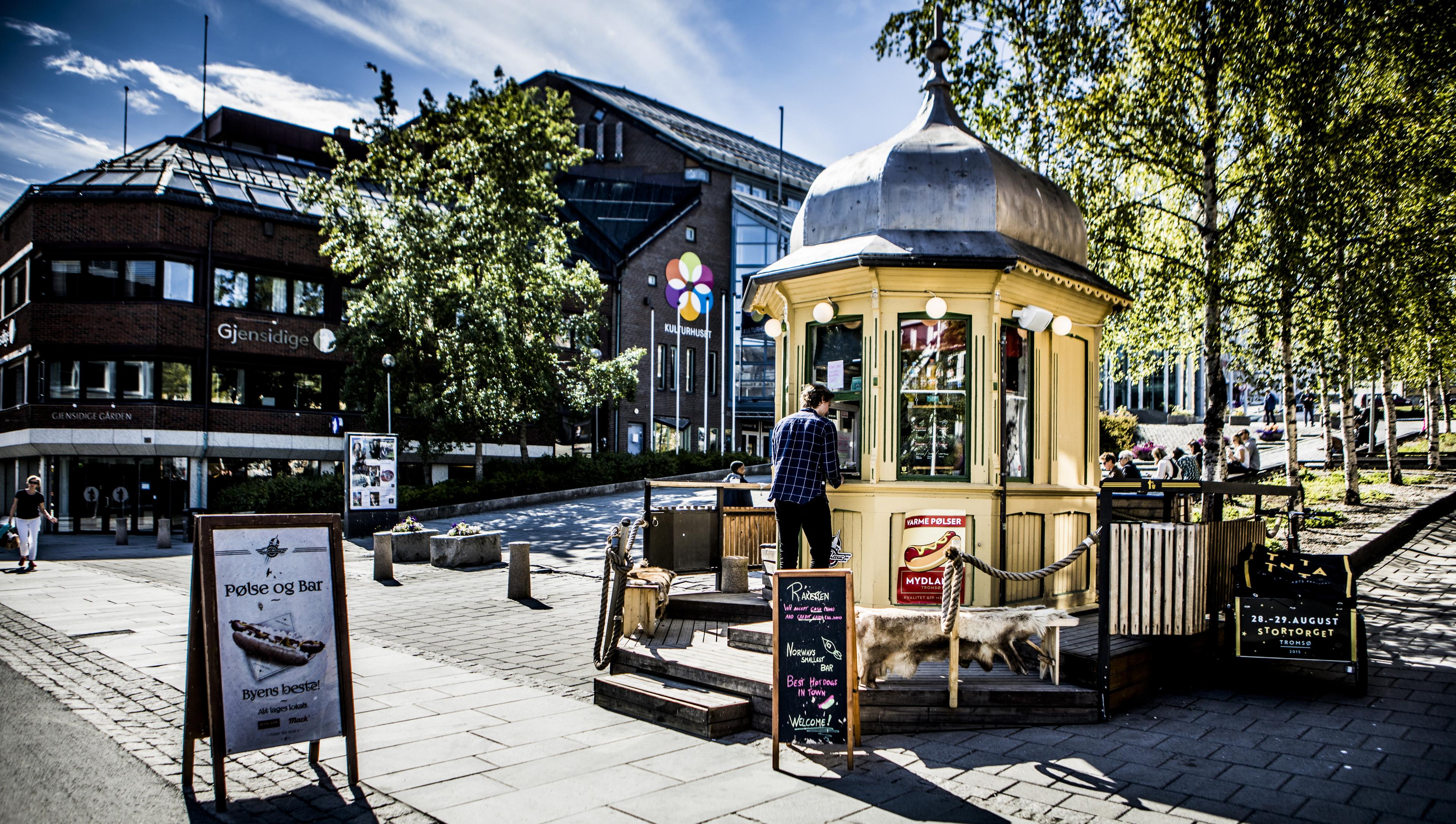 The legendary kiosk Raketten Bar & Pølse in Tromsø in Northern Norway