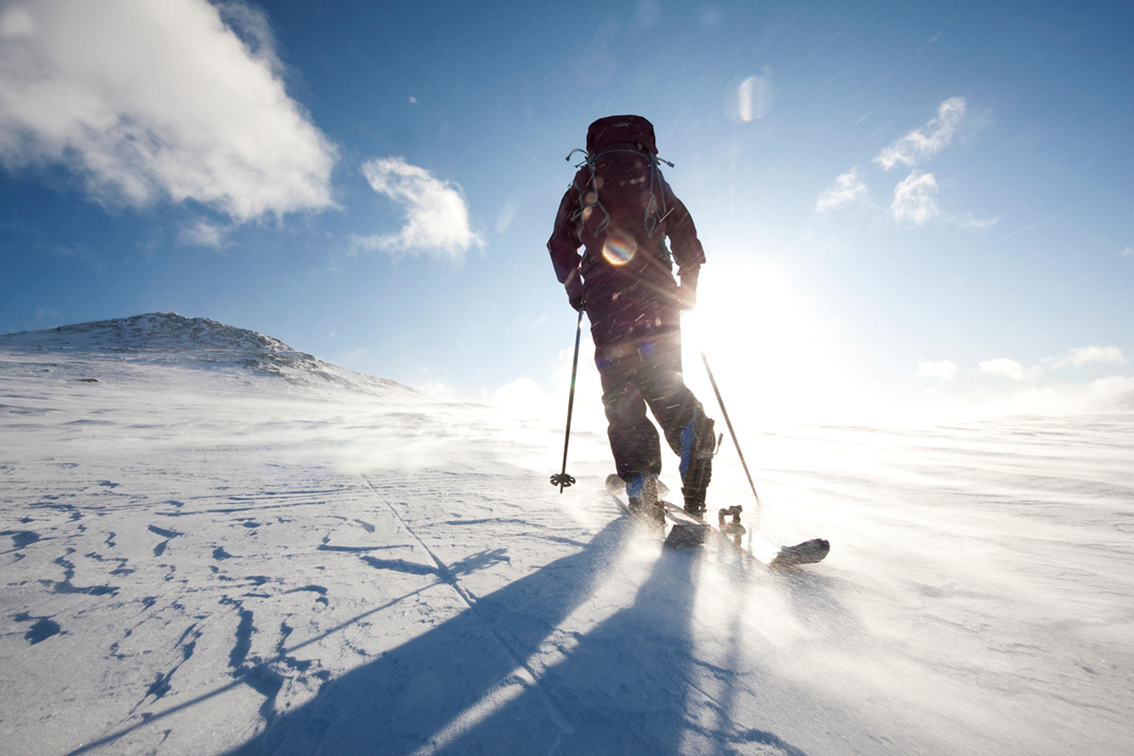 Man skiing offpiste in Hemsedal