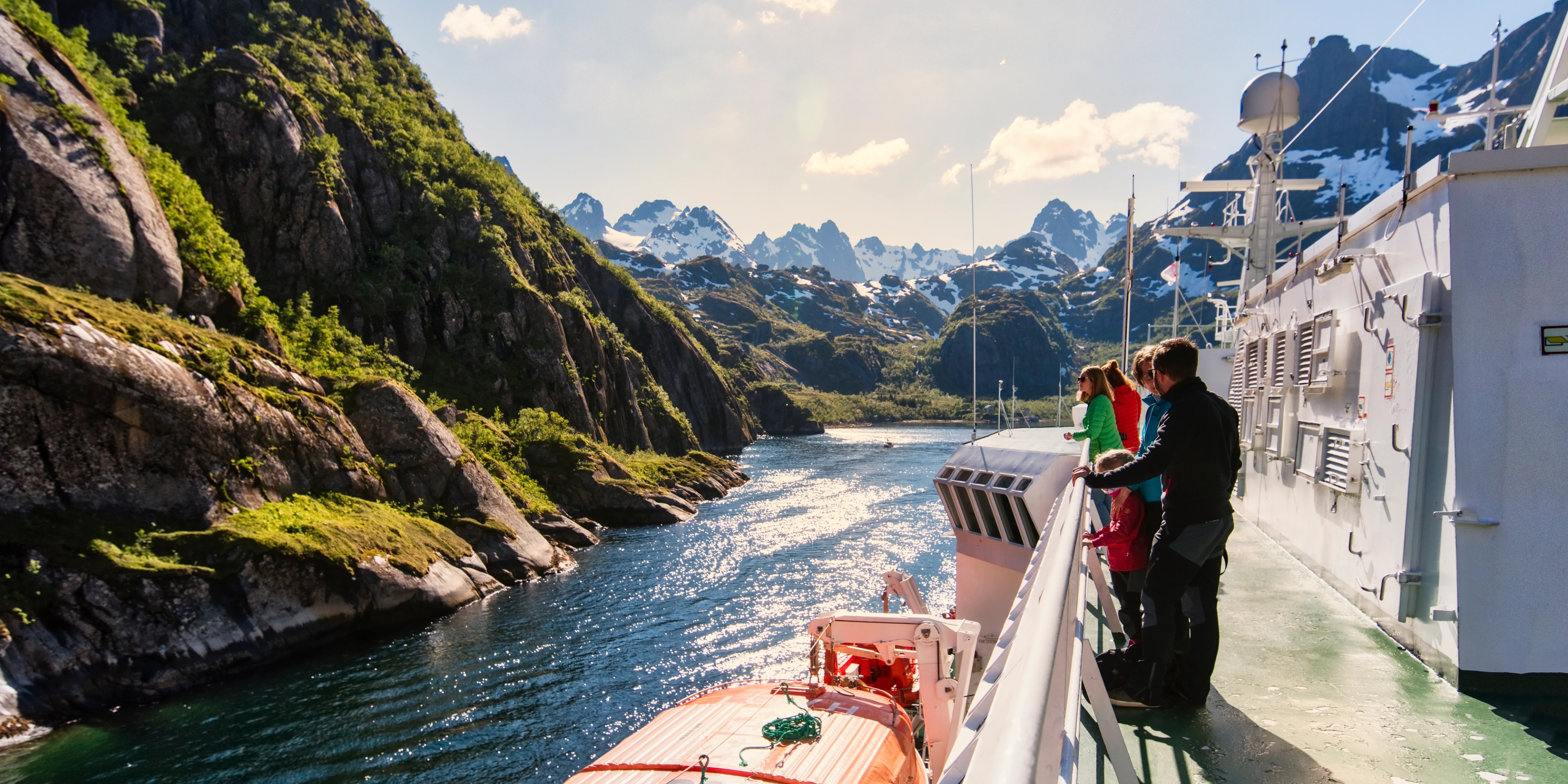 People on the Hurtigruten cruise.