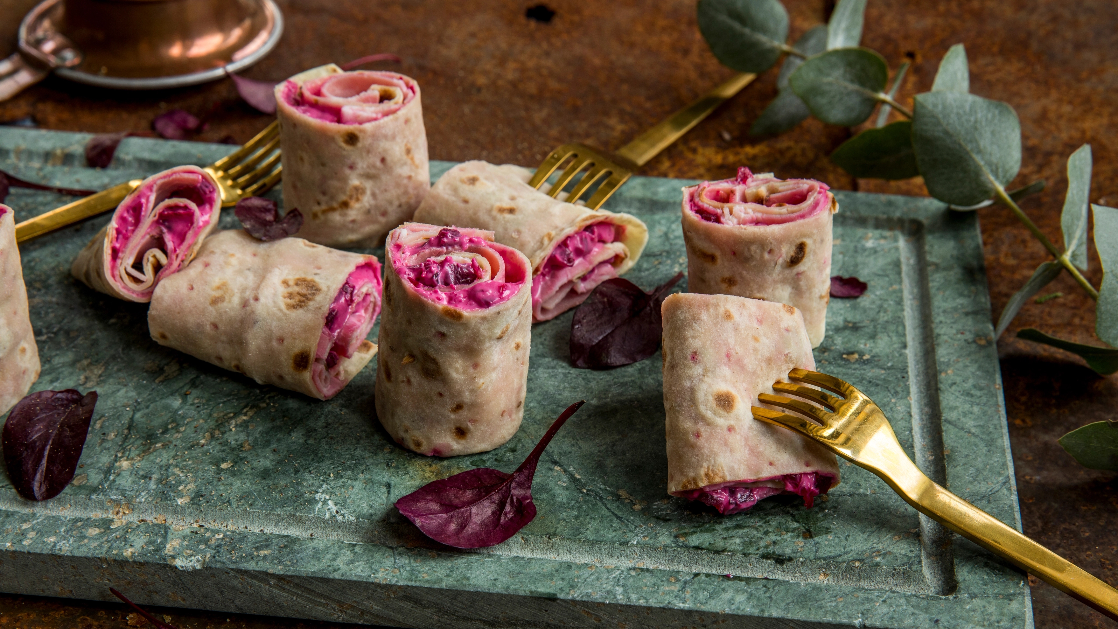 Lefserull på serveringsfat