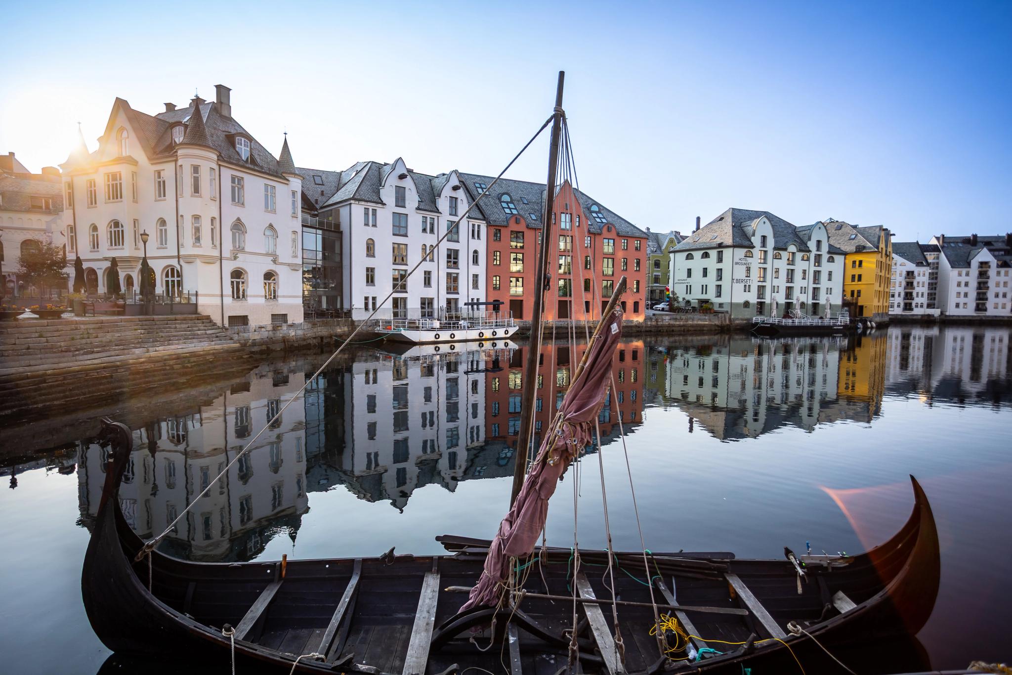 People looking at the northern lights