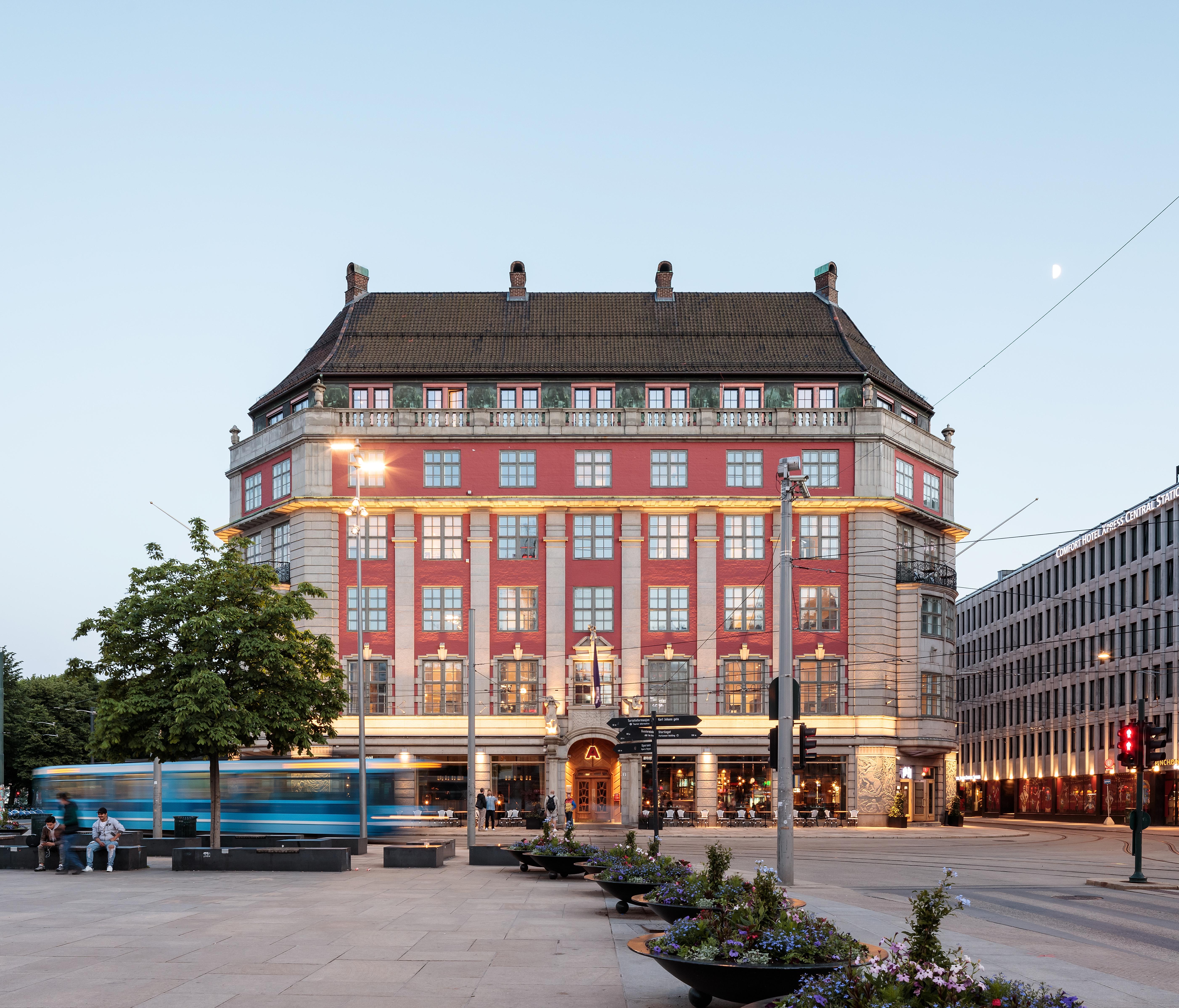 Amerikalinjen at Jernbanetorget in Oslo