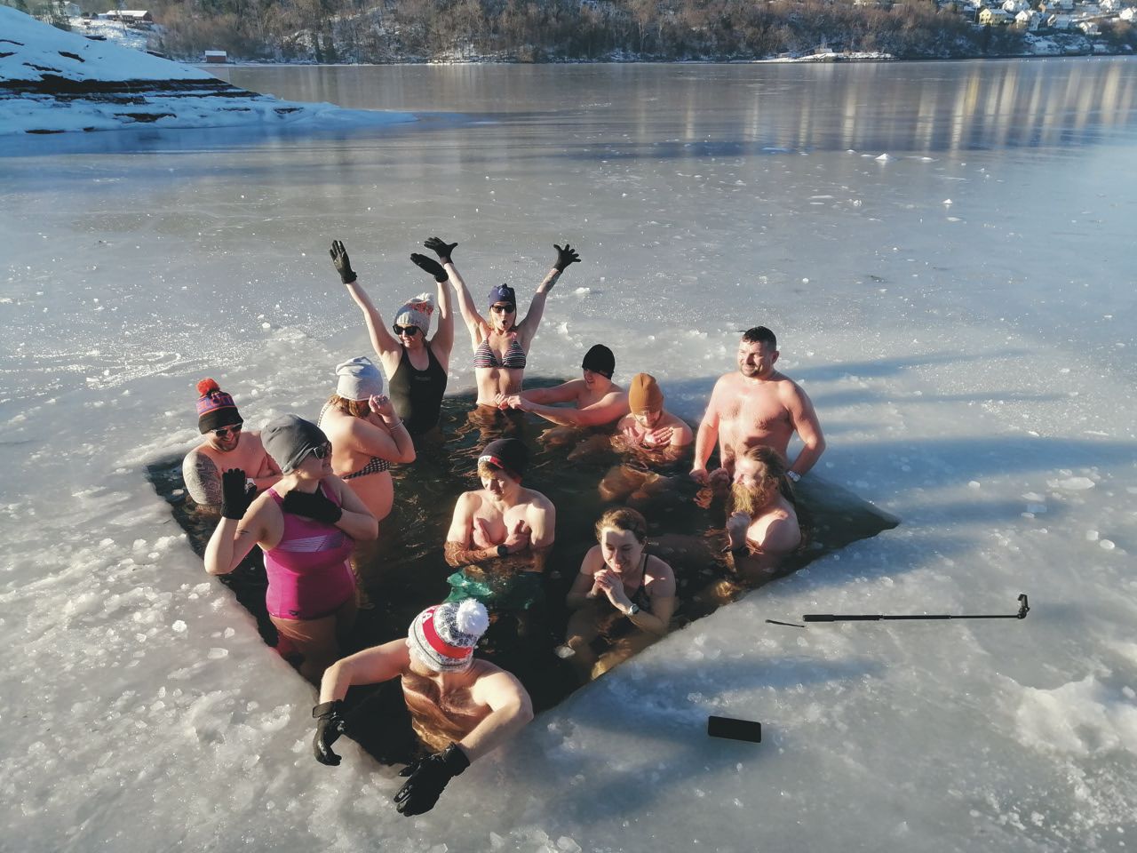 The ice bathing club, Morsy, taking a bath in Bergen