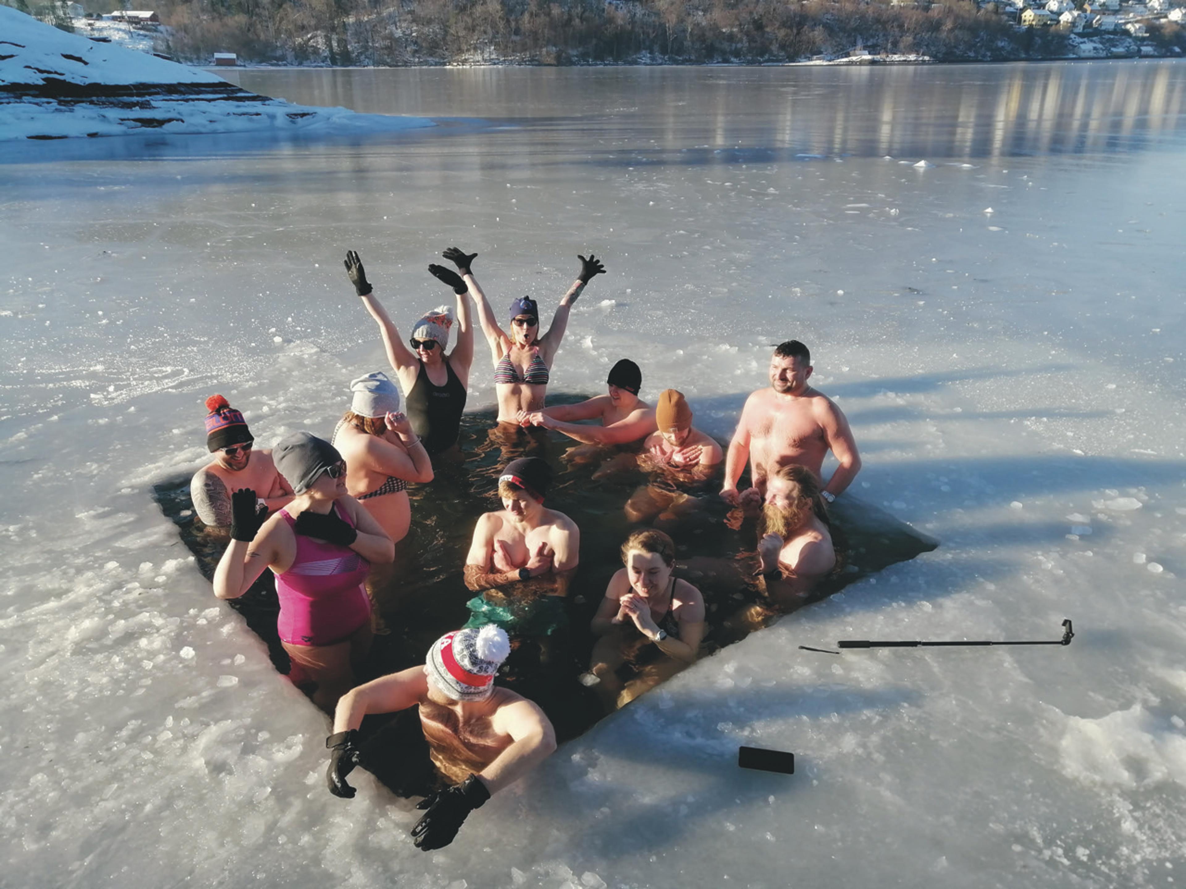 The ice bathing club, Morsy, taking a bath in Bergen