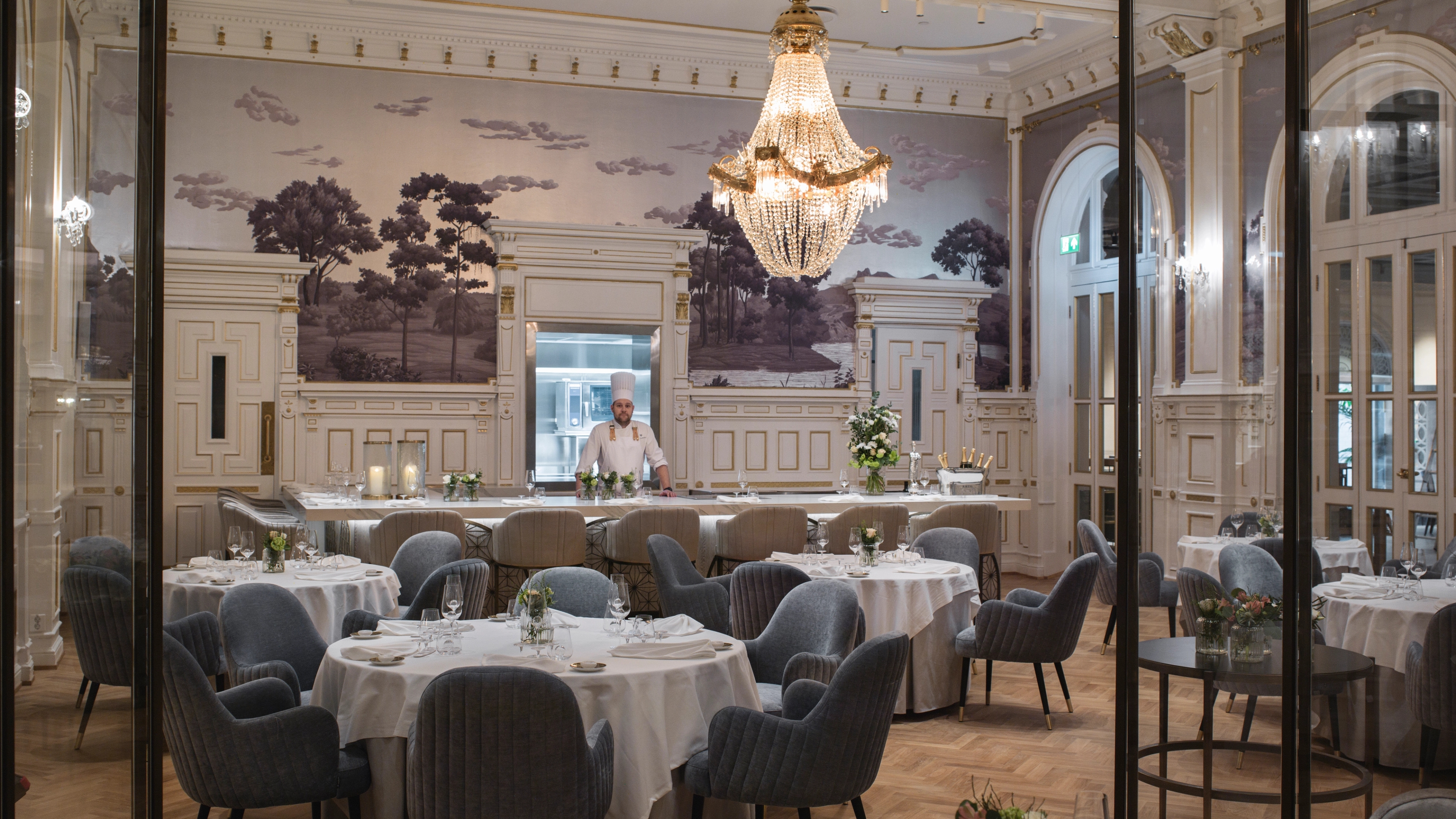 Interior image of Speilsalen restaurant at Britannia Hotel in Trondheim, Trøndelag