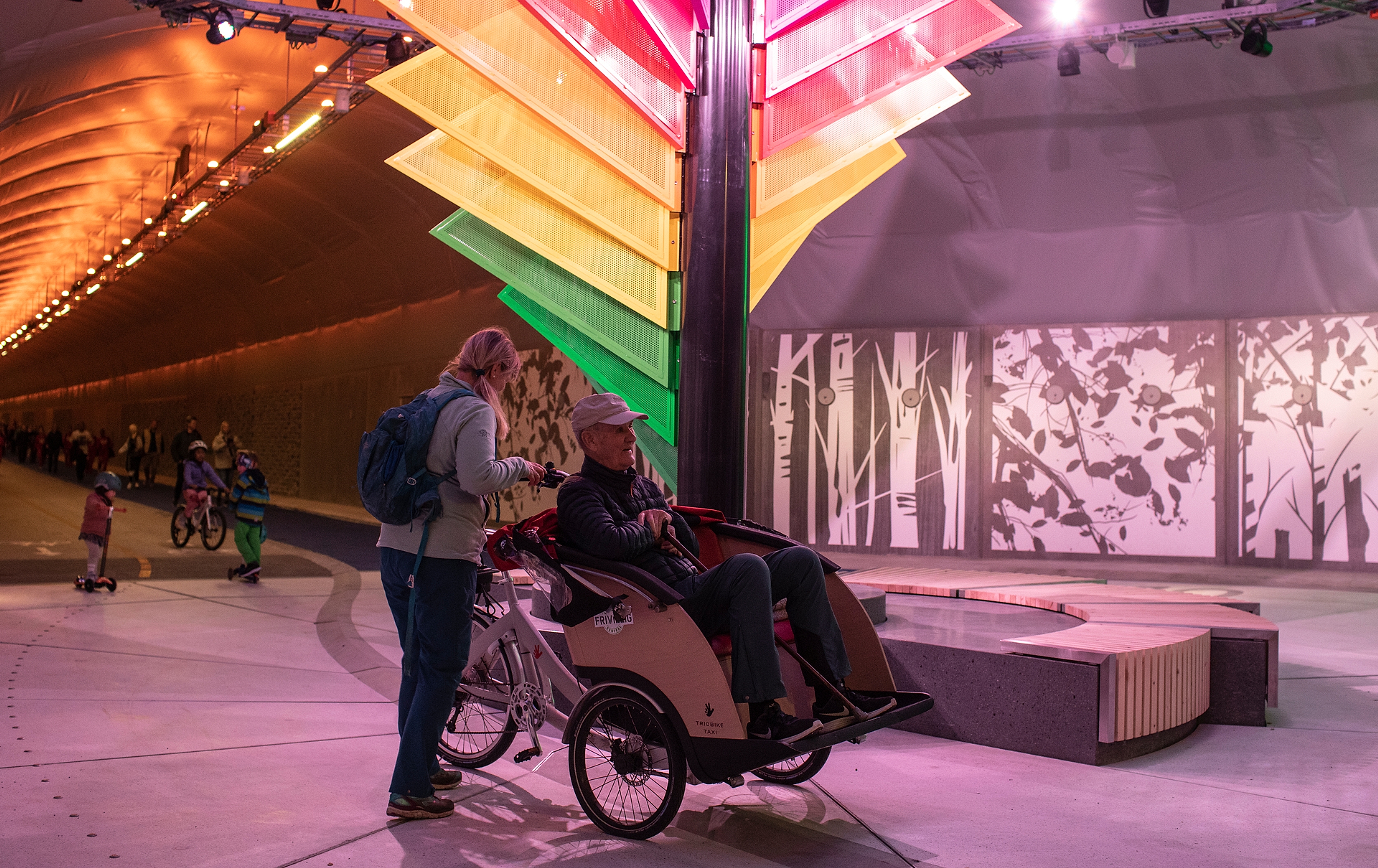 A person in a wheel chair in the Fyllingsdals tunnel in Bergen