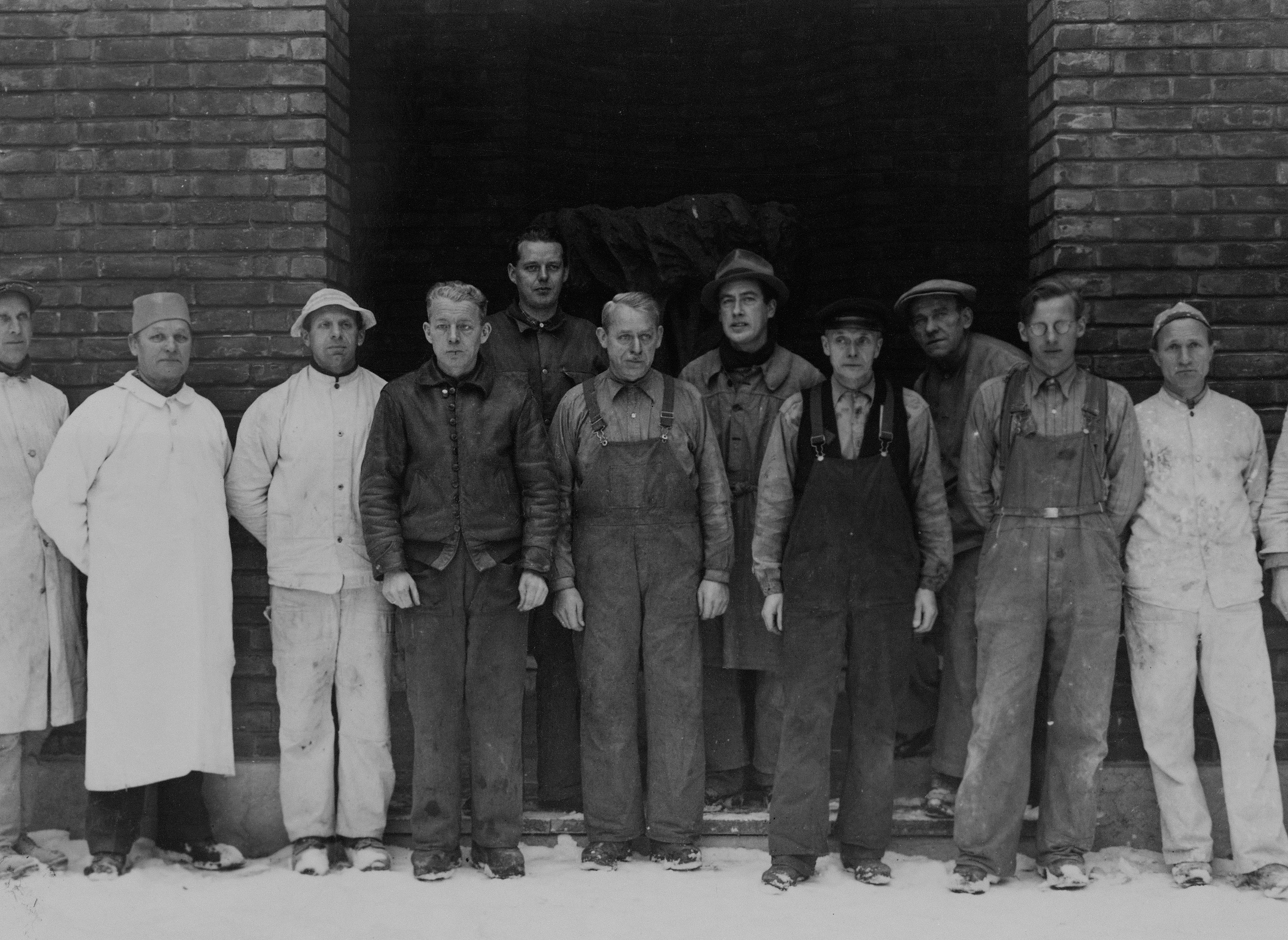 Gustav Vigelands Steinmetzmeister bei der Arbeit